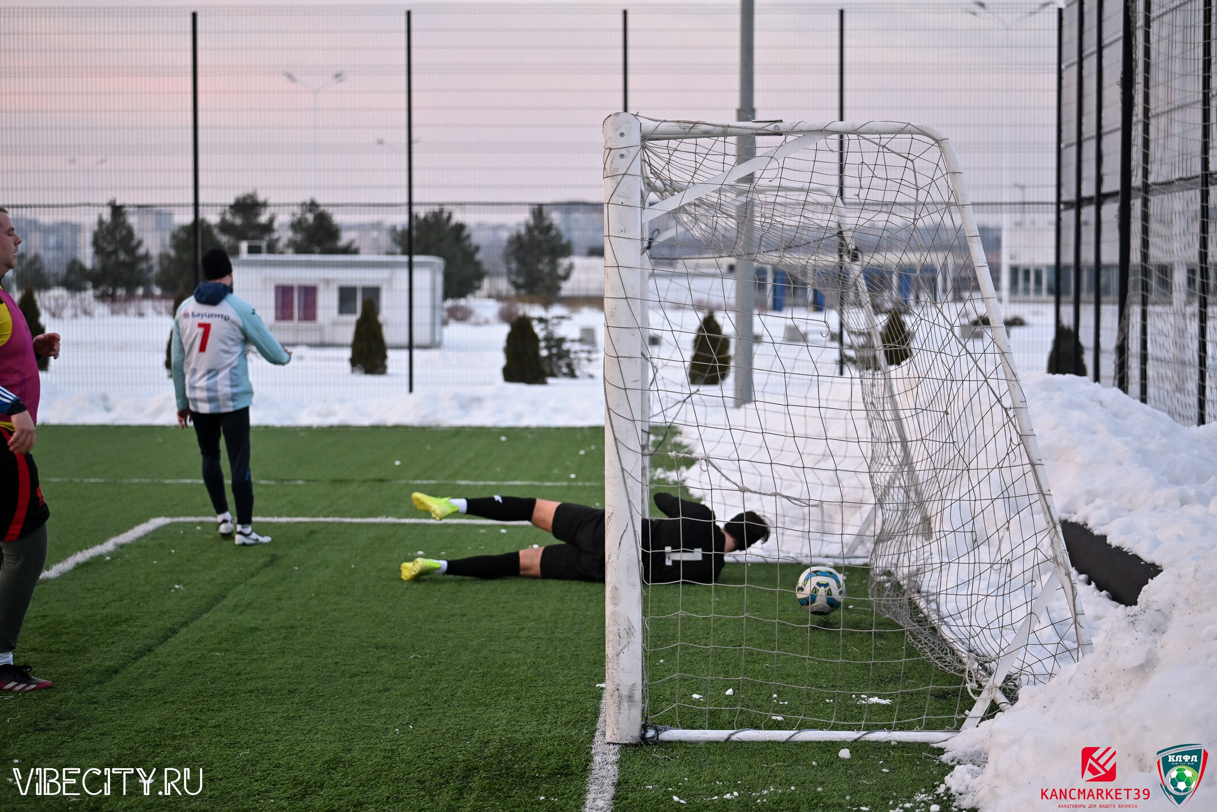 Калининградская Любительская Футбольная Лига, Премьер лига 14 тур, Бауцентр-Пивной двор. VIBECITY.RU Вайб Сити Ру Фоторепортажи Фотоотчеты Калининград