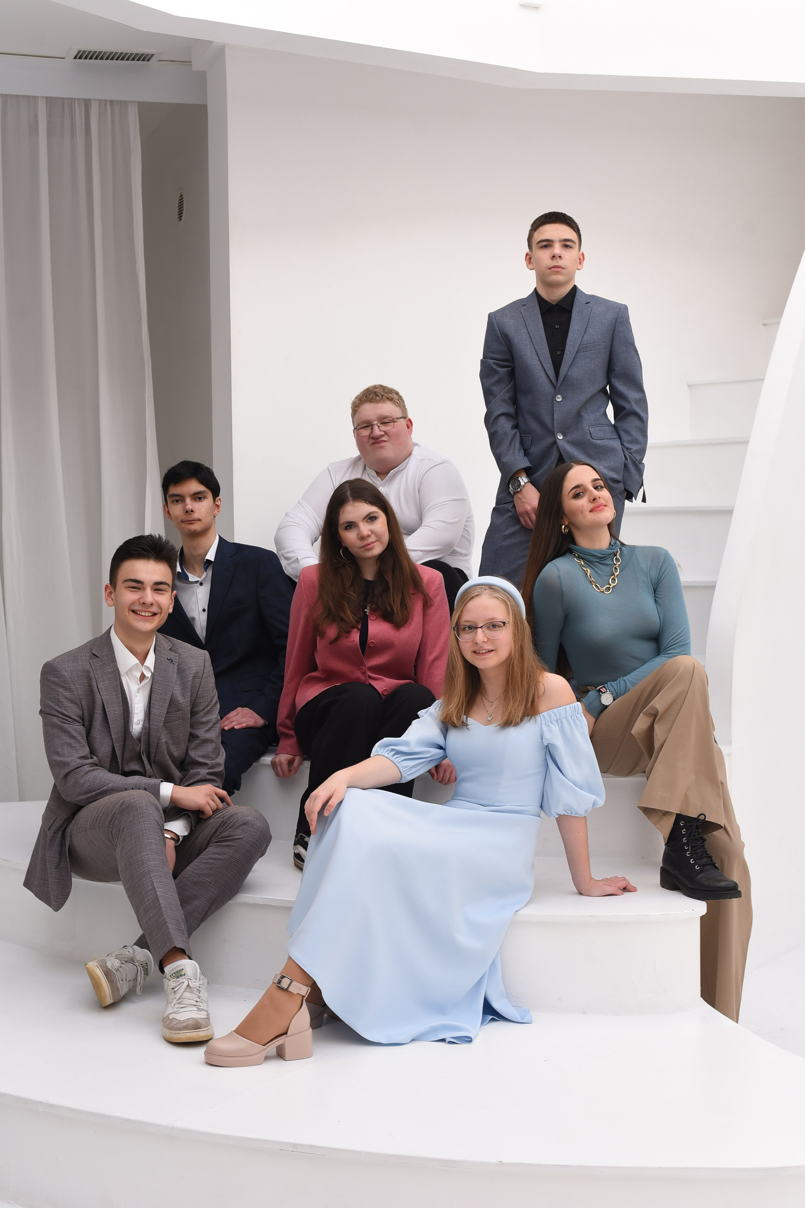 Фотоальбомы для старшей школы. Стильные выпускные альбомы, детские фотосессии, сюжетные фотографии