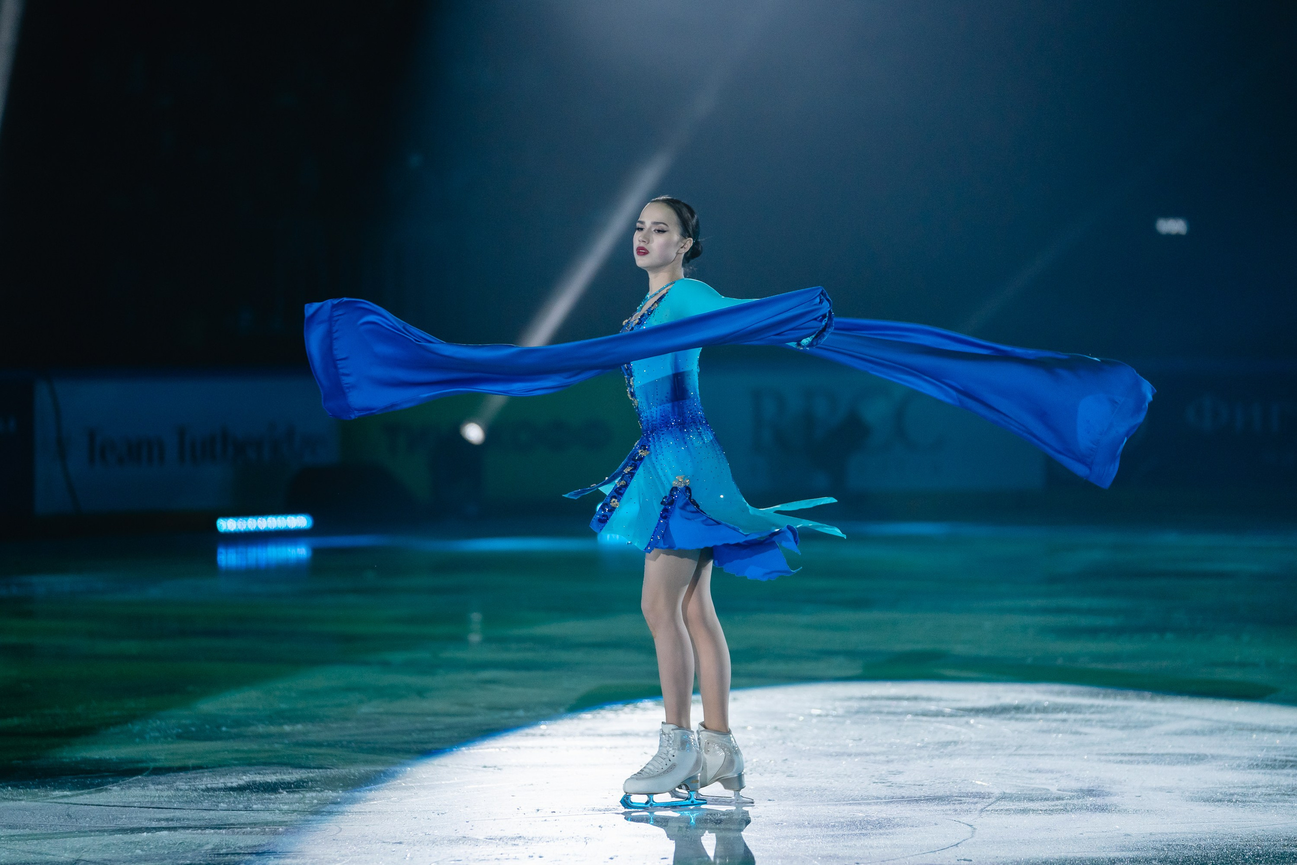 Шоу «Чемпионы на льду» в Новосибирске. Воробьева Ксения — Спортивный и танцевальный фотограф Новосибирск