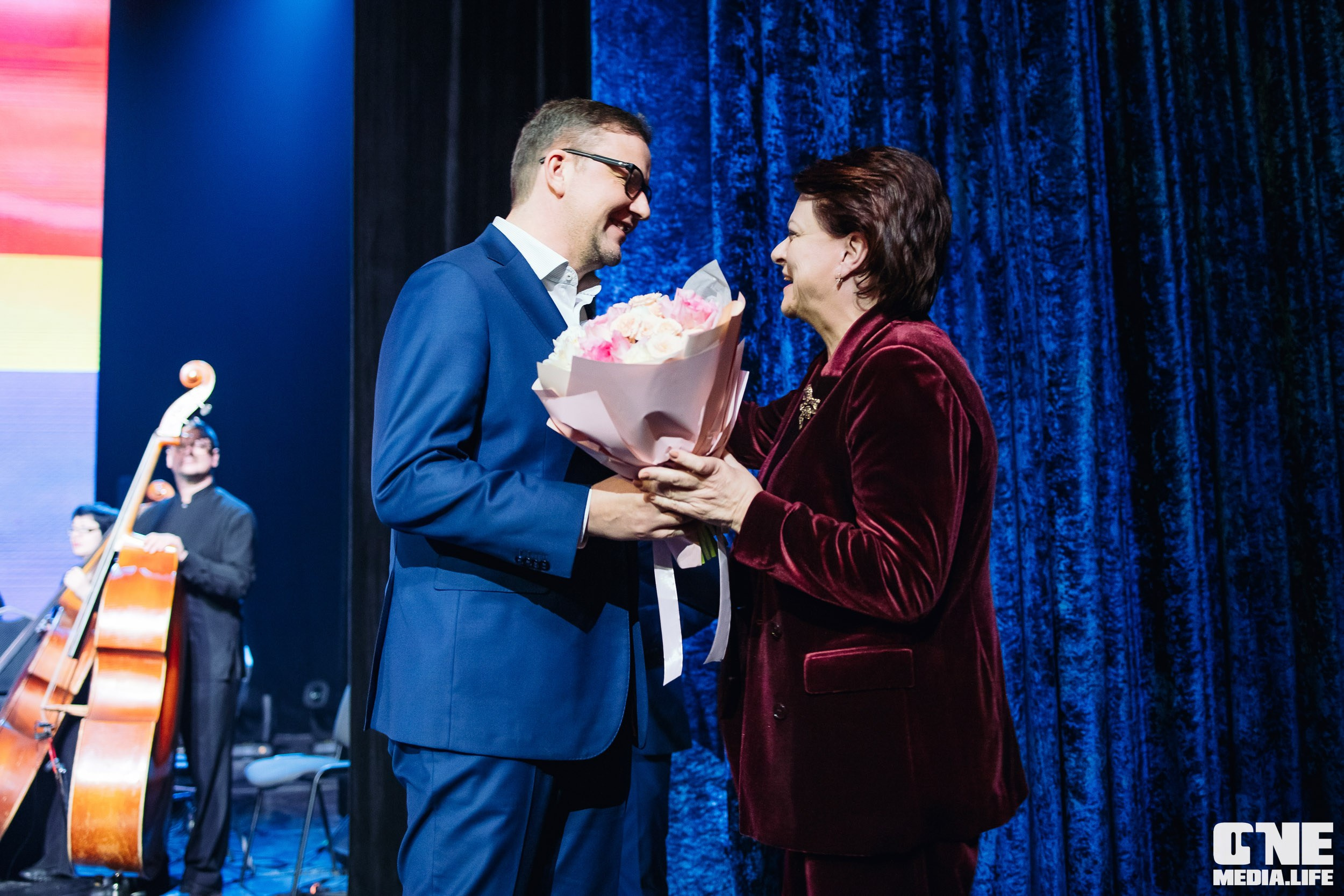 Концерт 8 марта в Янтарь холл. One Media Life: фоторепортажи, фотоотчеты с мероприятий и заведений