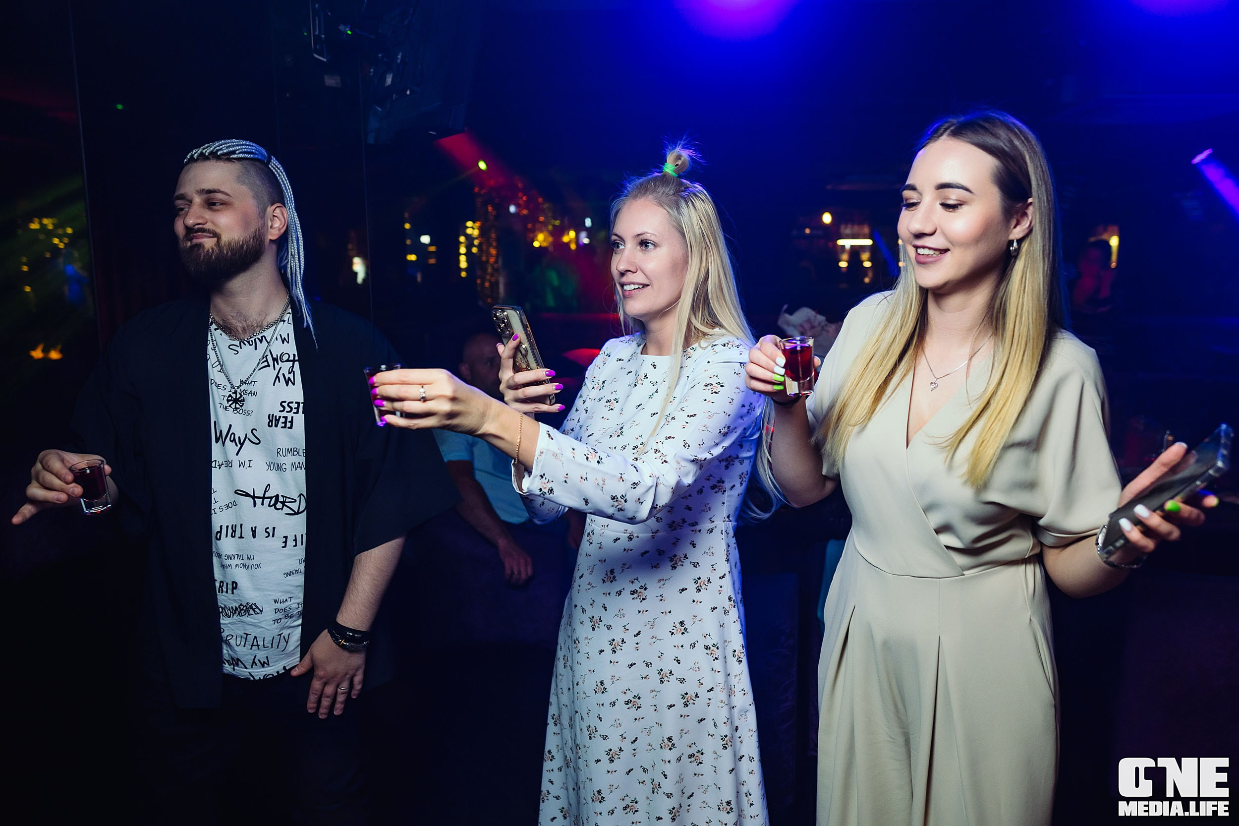 Фоторепортаж из караоке-клуба Эйфория. One Media Life: фоторепортажи, фотоотчеты с мероприятий и заведений