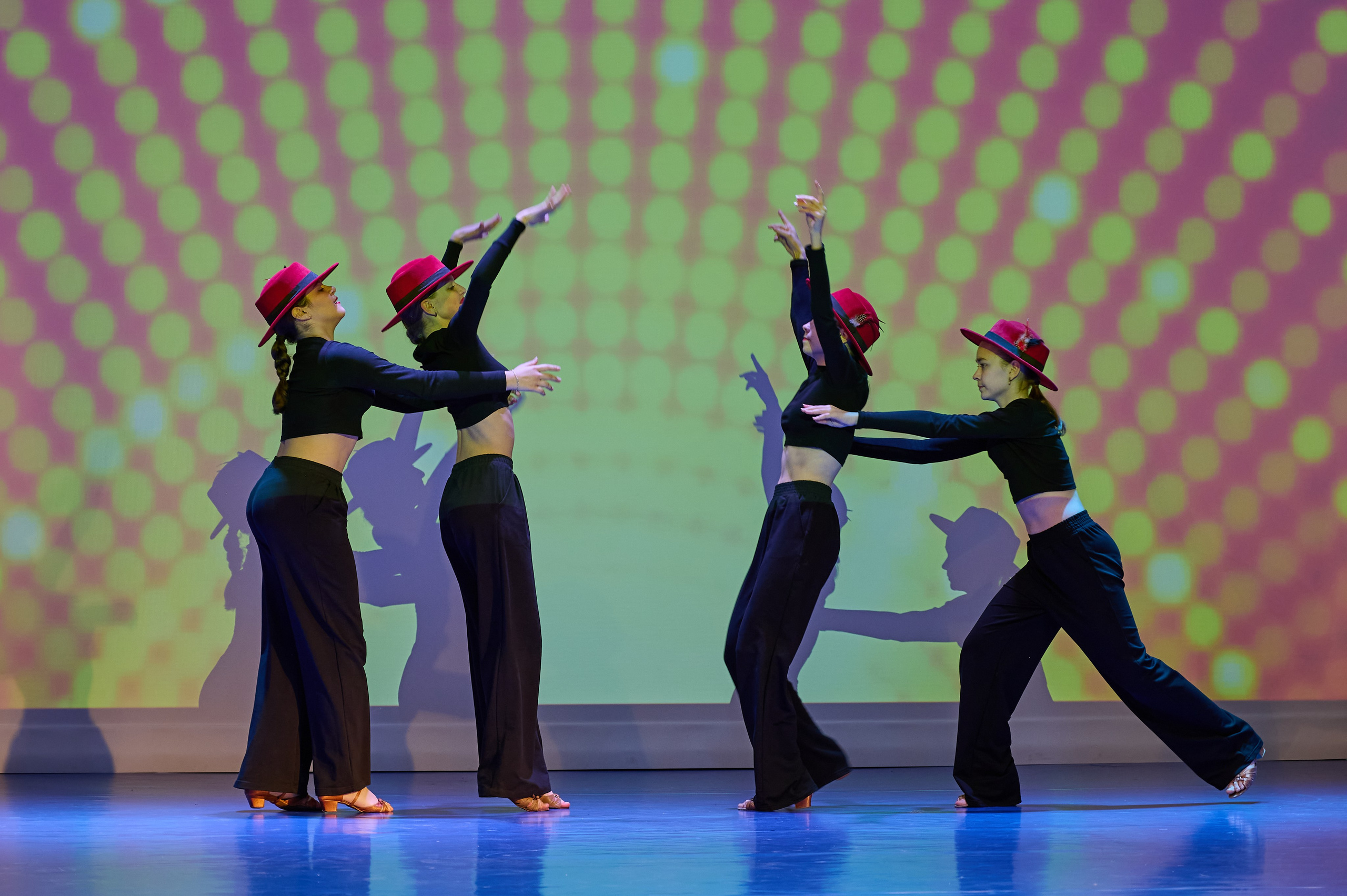 8 марта Марьина роща. Жизнь курорта Кабардинка в фотографиях