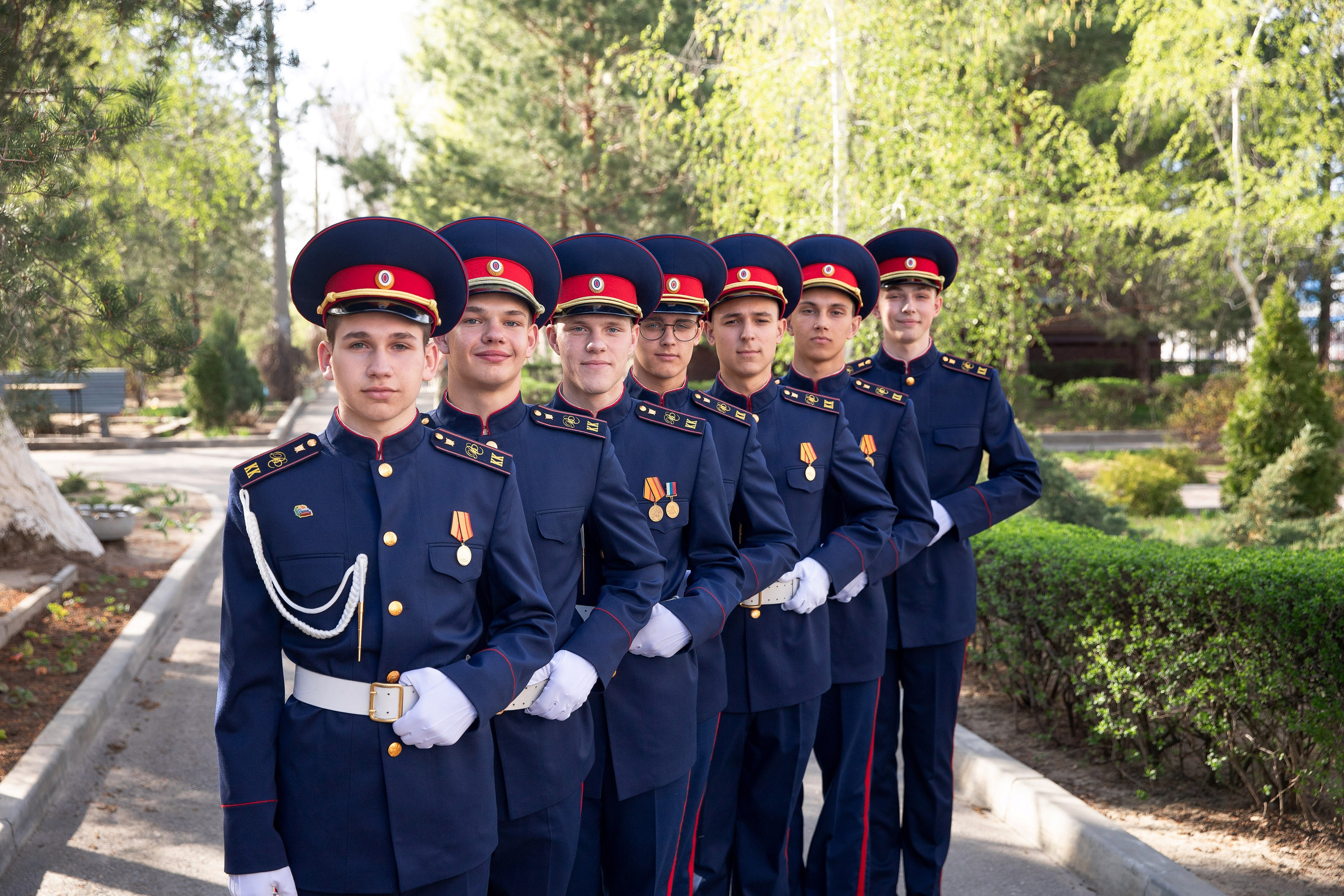 Старшая школа. Выпускные школьные фотоальбомы для школ и детских садов в Волгограде и Волжском