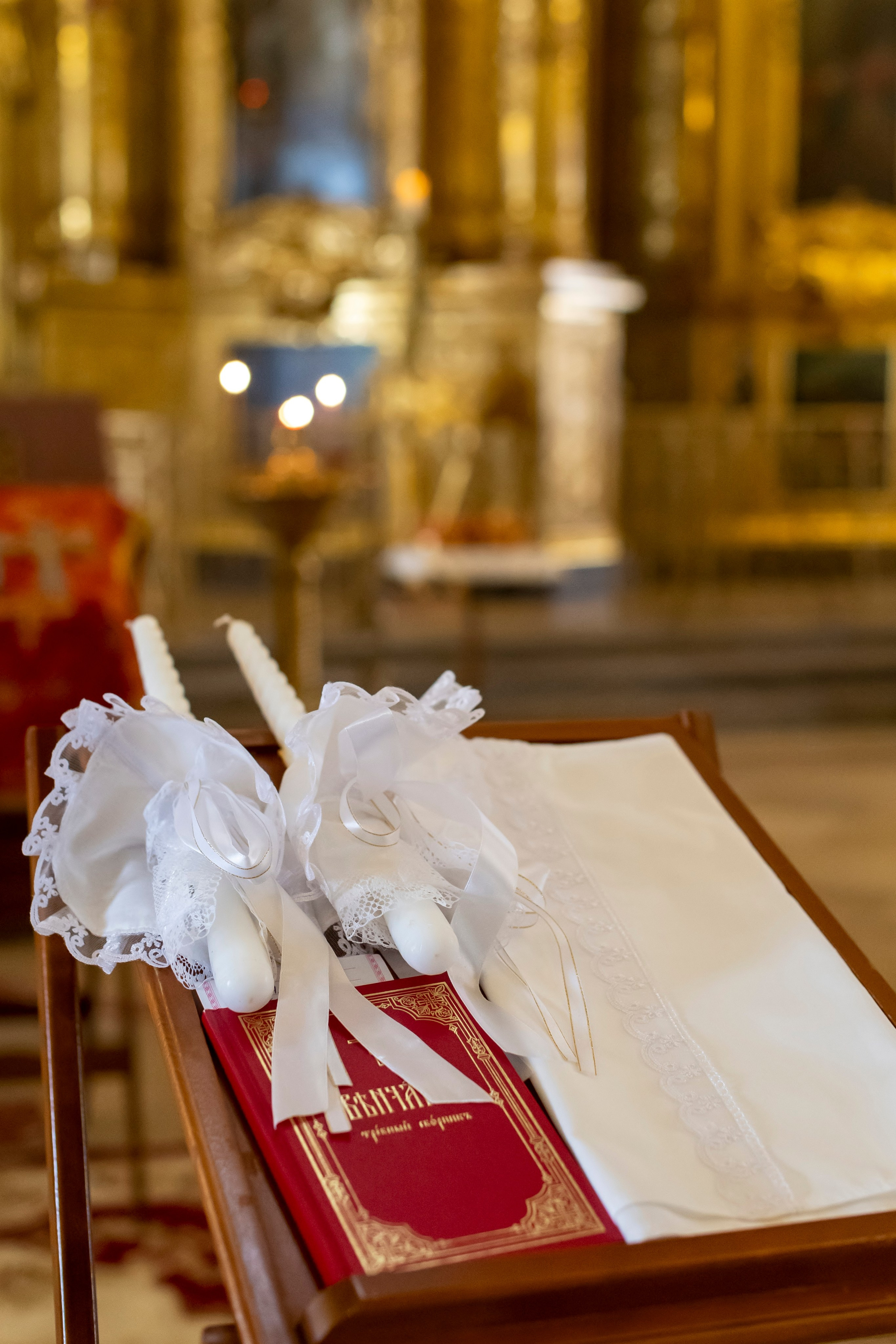 Венчание в храме Климента Папы Римского на Третьяковской. Свадебный и семейный фотограф в Москве Ирина Гончарова