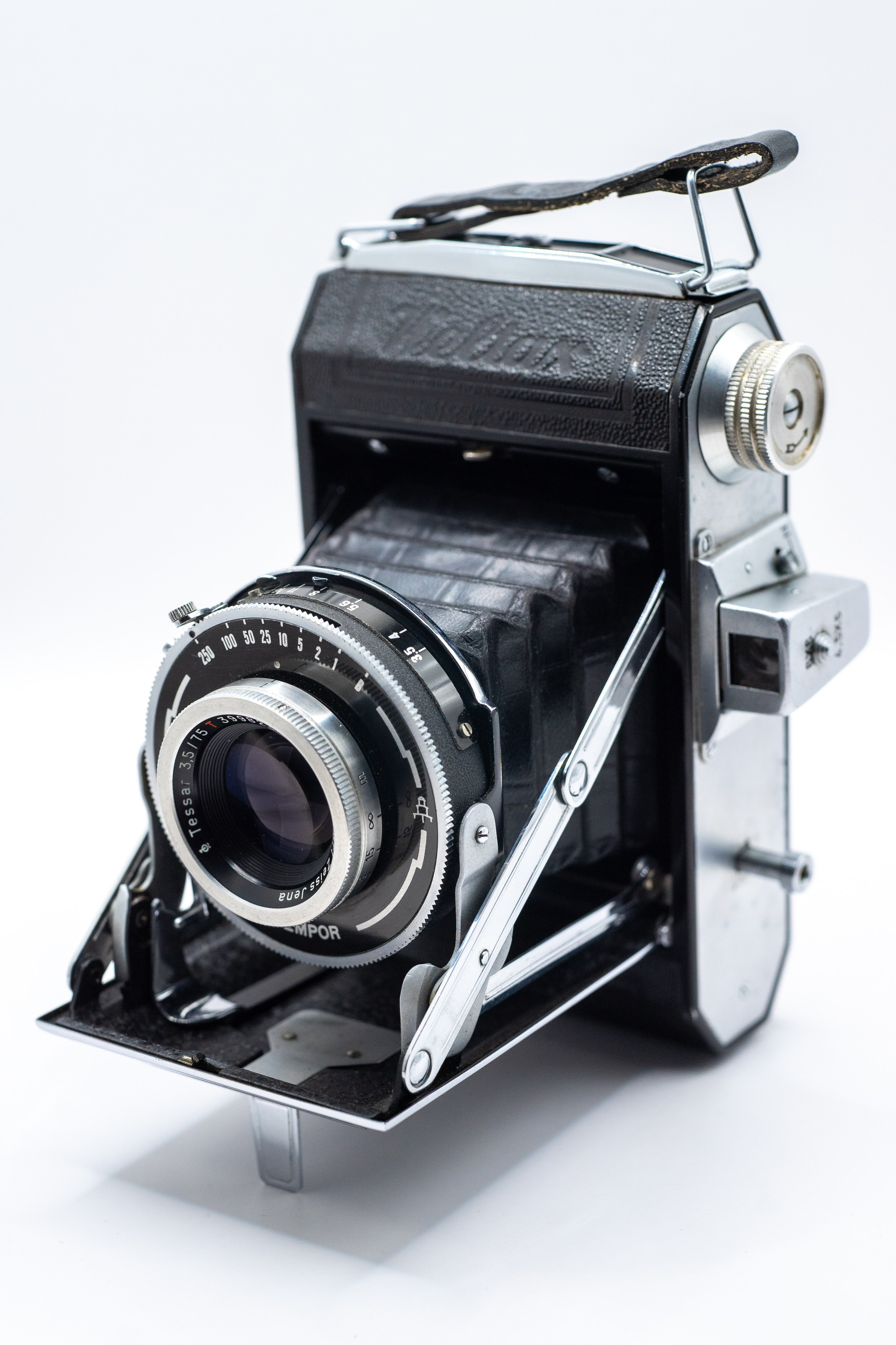 Welta Weltax — Carl Zeiss Jena Tessar T 75 mmf3.5