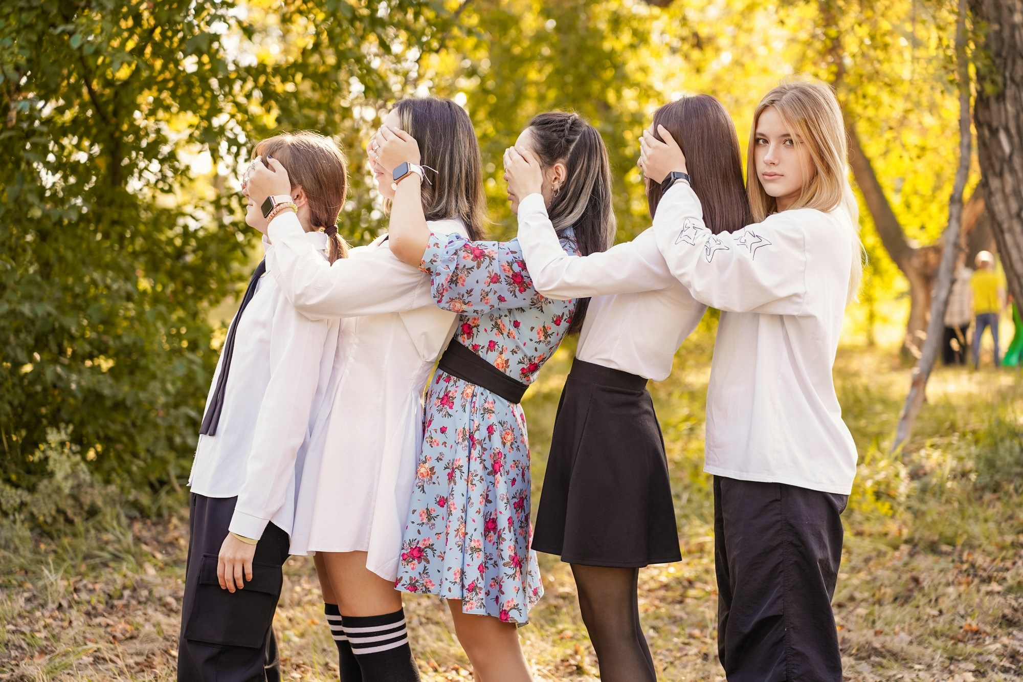 Идеи для школьной фотосессии осенью: 9 и 11 класс. СИГМА | Студия выпускных альбомов Красноярск