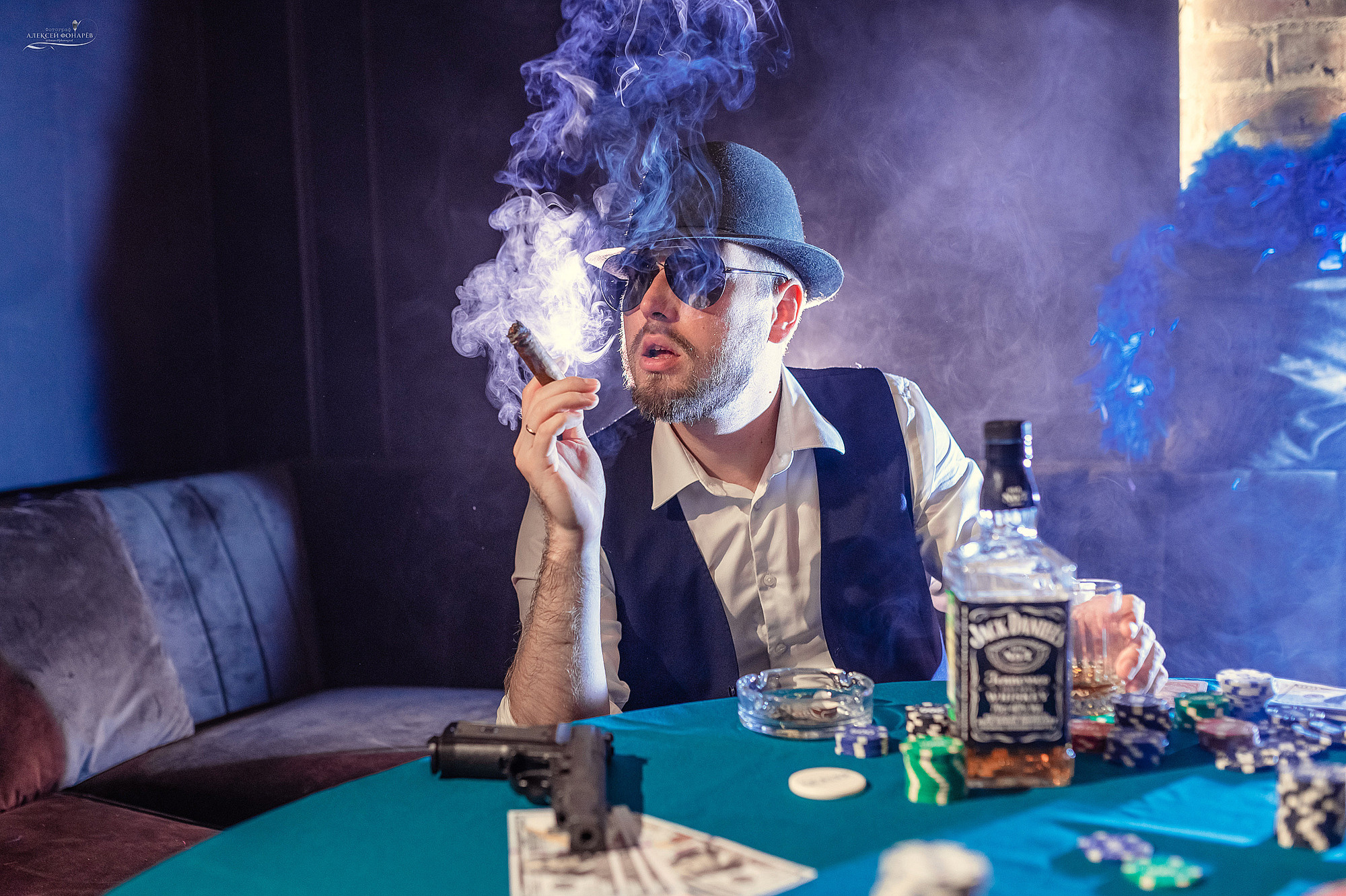 Фотосессия пары в казино. Свадебный фотограф в Дубне Алексей Фонарёв