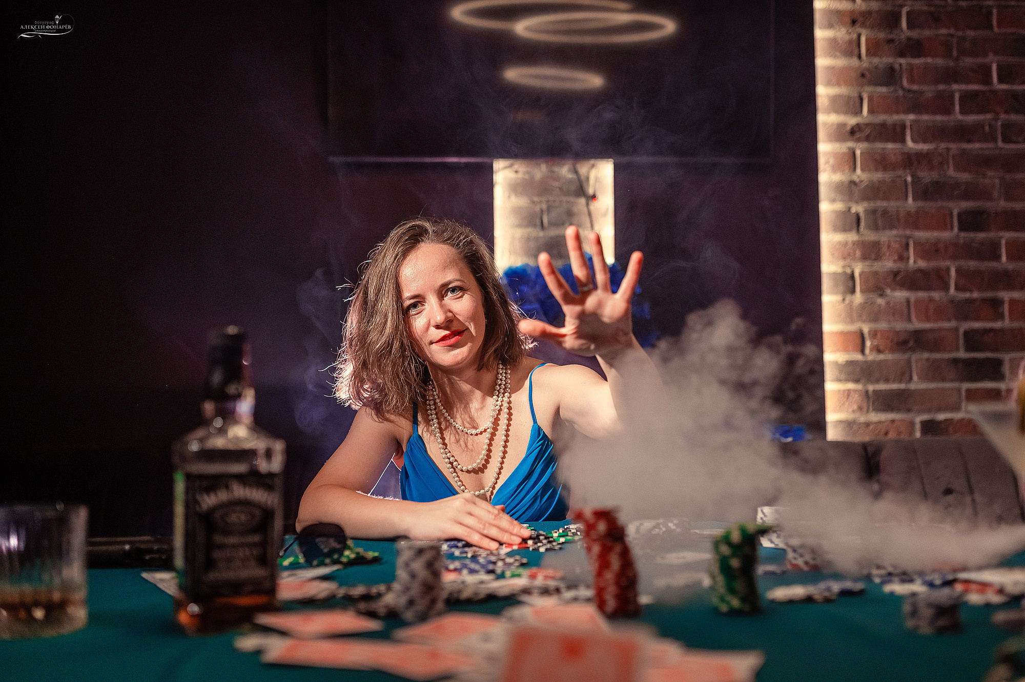 Фотосессия пары в казино. Свадебный фотограф в Дубне Алексей Фонарёв