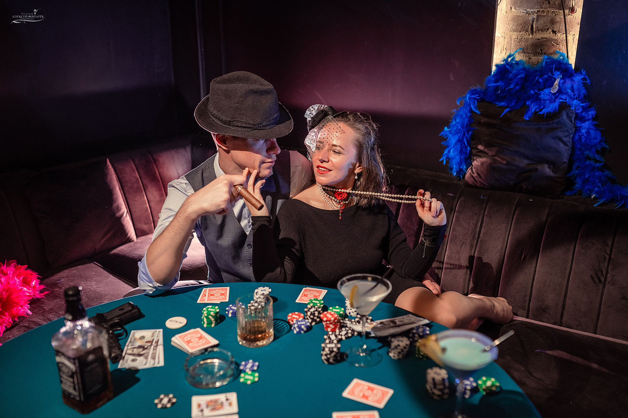 Фотосессия пары в казино. Свадебный фотограф в Дубне Алексей Фонарёв