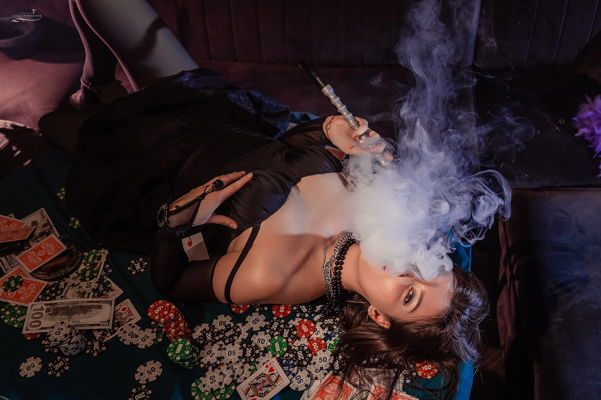 Фотосессия пары в казино. Свадебный фотограф в Дубне Алексей Фонарёв