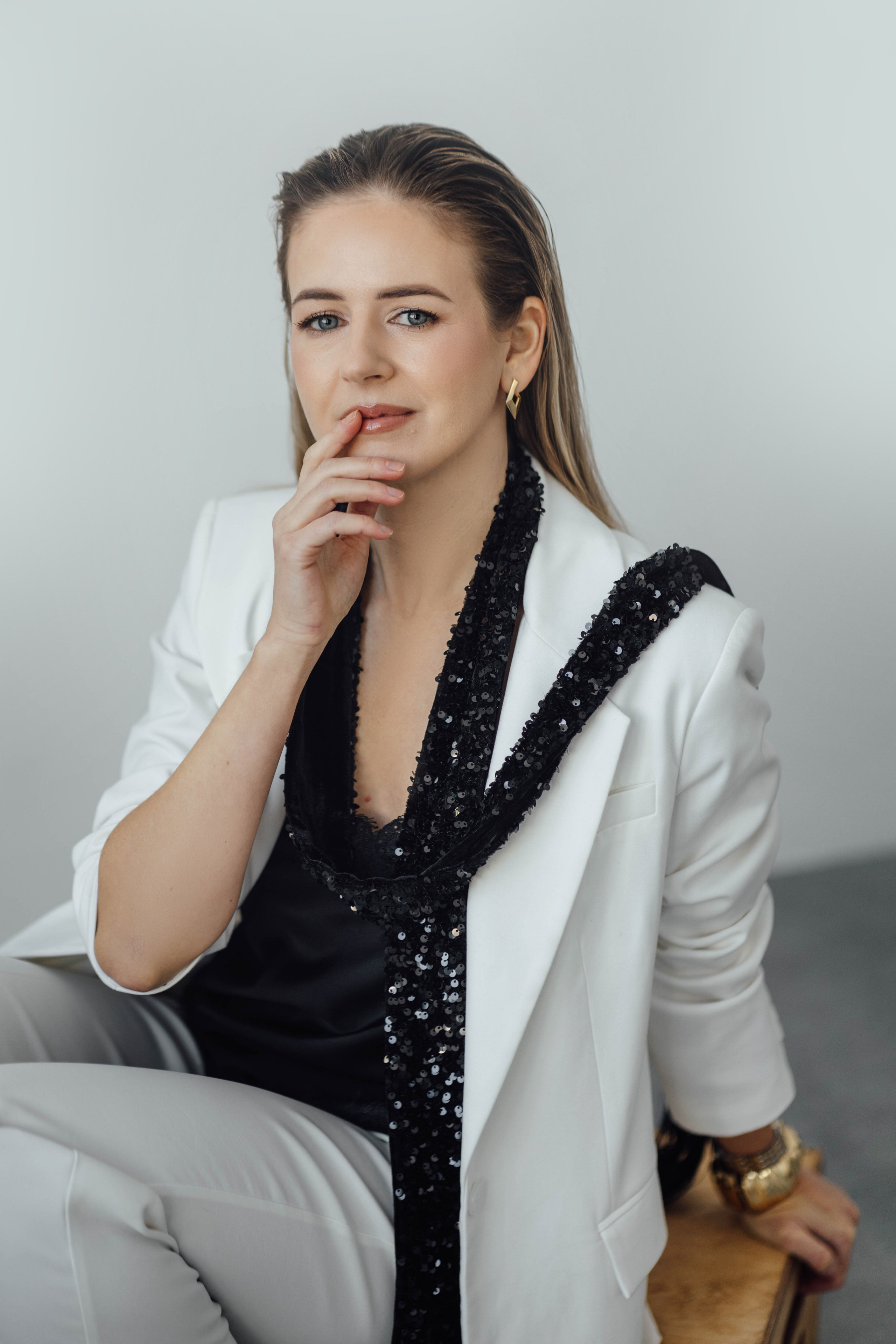 Александра, Lightstudio