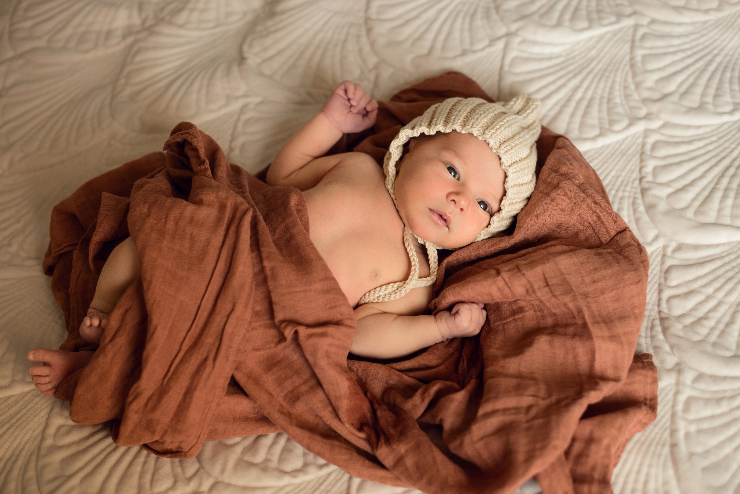 A family photo shoot at home, a family with a newborn baby. Photographer Elena Carruthers, Scotland