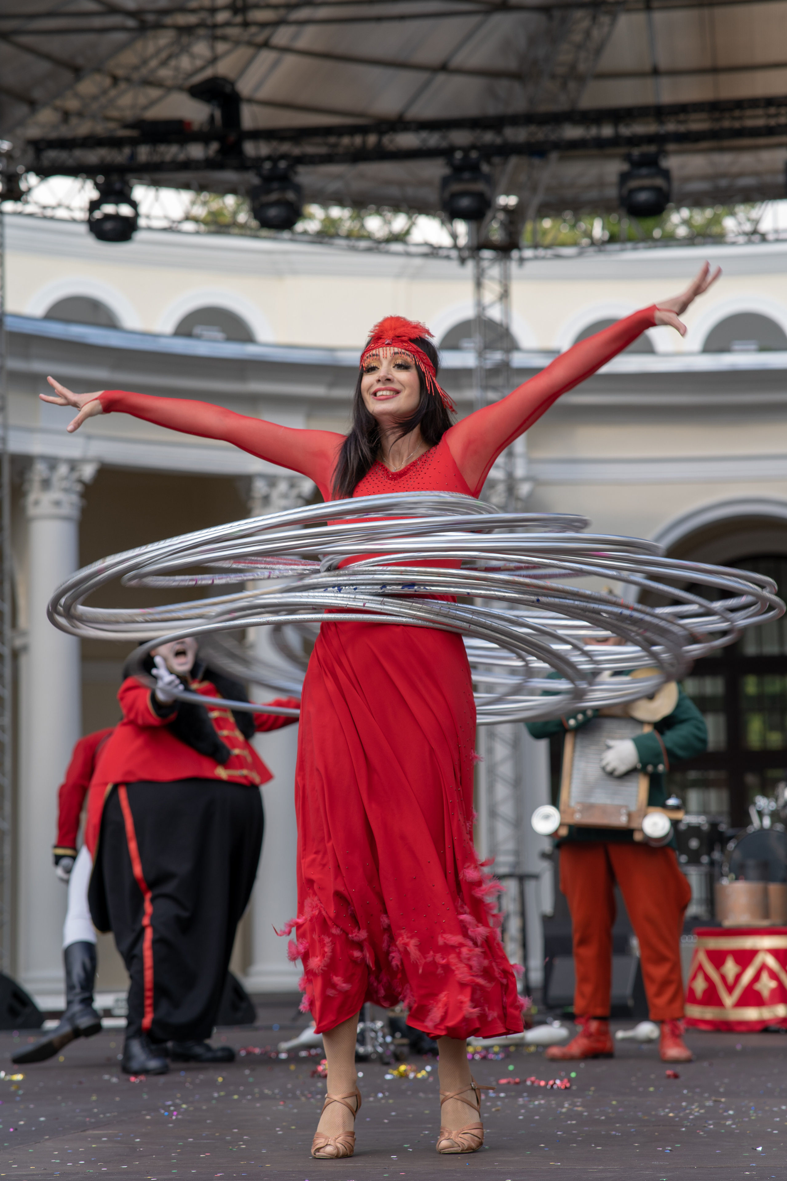 Уличный театр «Высокие Братья». ZAGLADIN Bureau