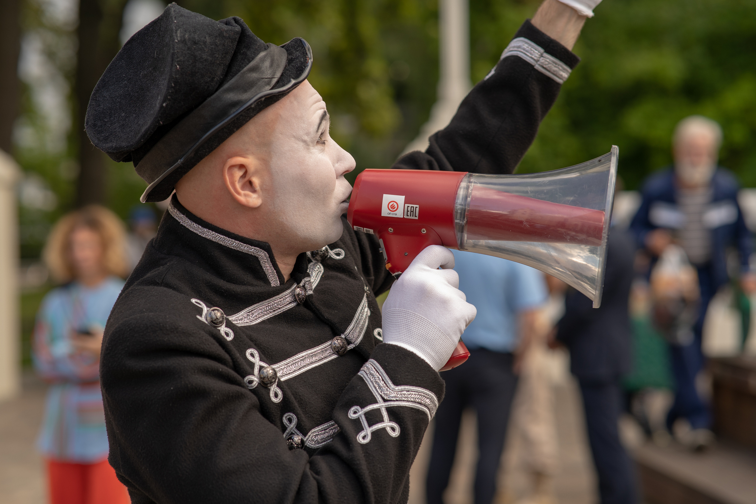 Уличный театр «Высокие Братья». ZAGLADIN Bureau