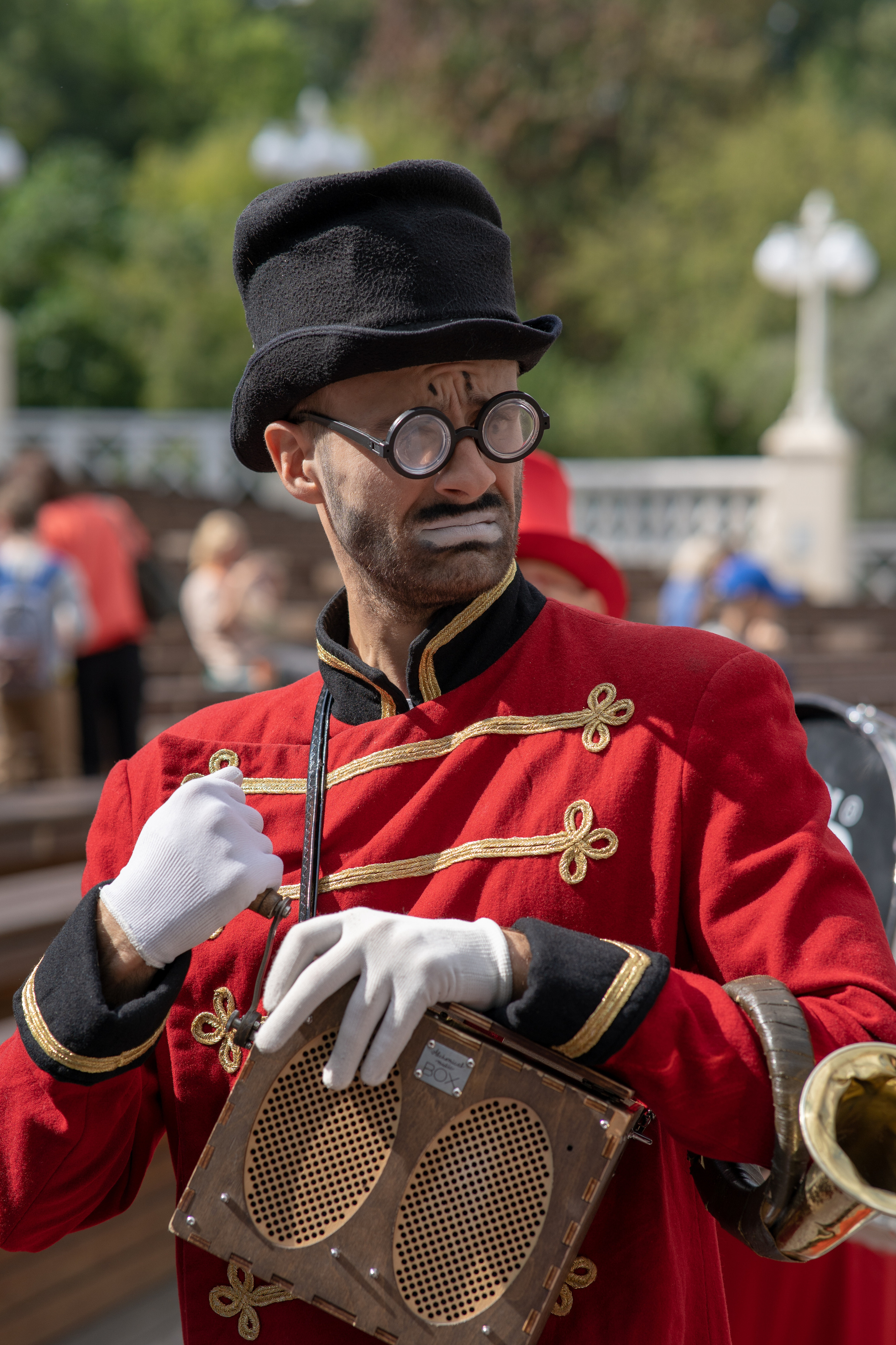 Уличный театр «Высокие Братья». ZAGLADIN Bureau