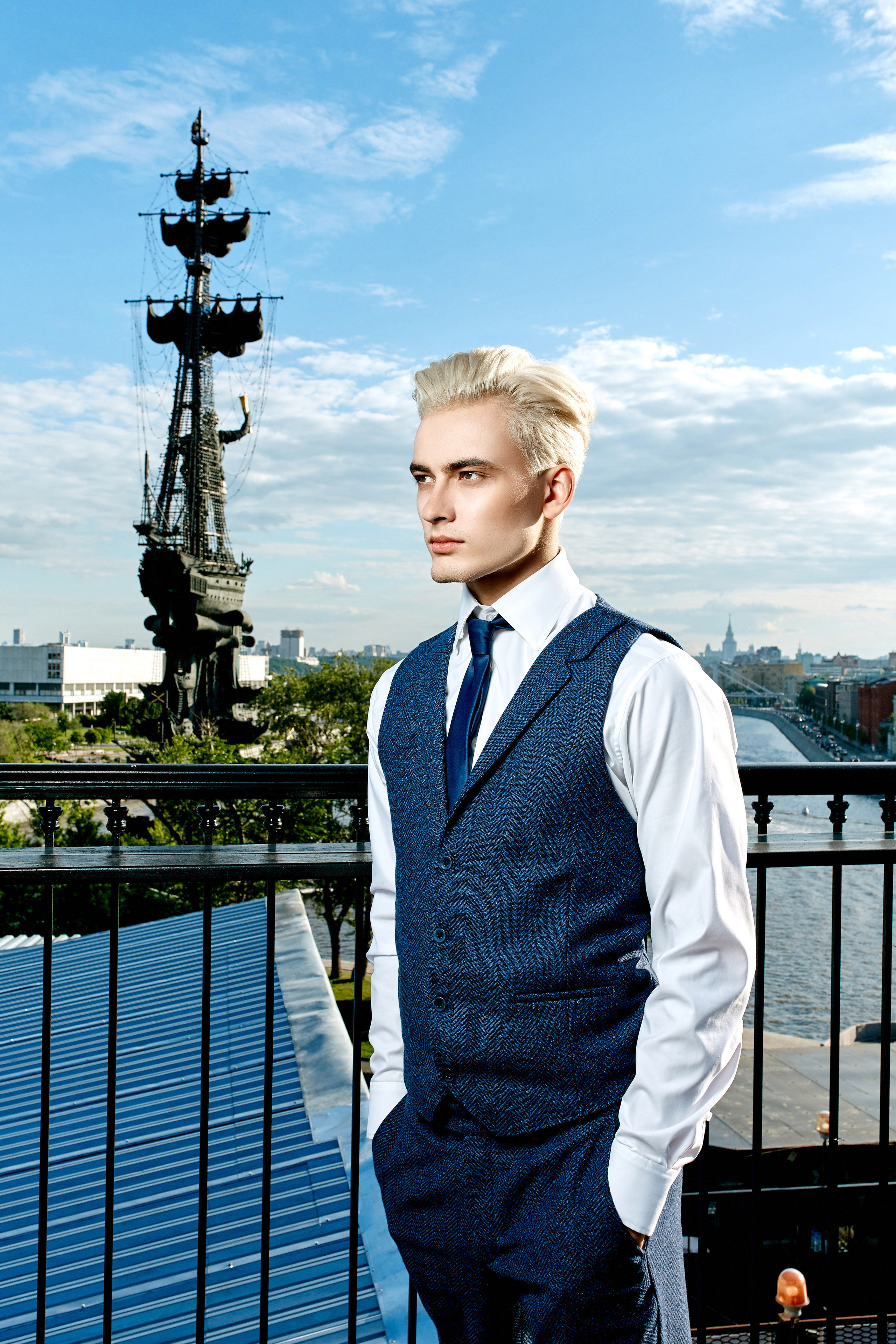 Спросите меня: "В чем секрет красивых фотографий", и я отвечу - в знаниях. Именно поэтому на протяжении своей карьеры я не только усердно работаю, но и постоянно учусь и прокачиваю свои навыки.