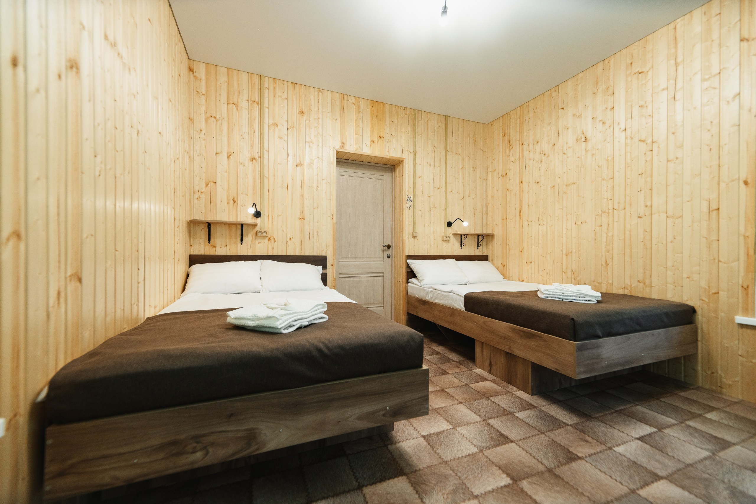 Профессиональная фотосъемка интерьера базы отдыха в Петропавловске-Камчатском. Фотосъемка интерьеров гостиничных комплексов и зон отдыха на Камчатке. Контент-съемка для продвижения баз отдыха в Петропавловске-Камчатском. Эстетика и атмосфера в интерьерной фотографии объектов туризма. Стоимость услуг по фотосъемке интерьера в Петропавловске-Камчатском.