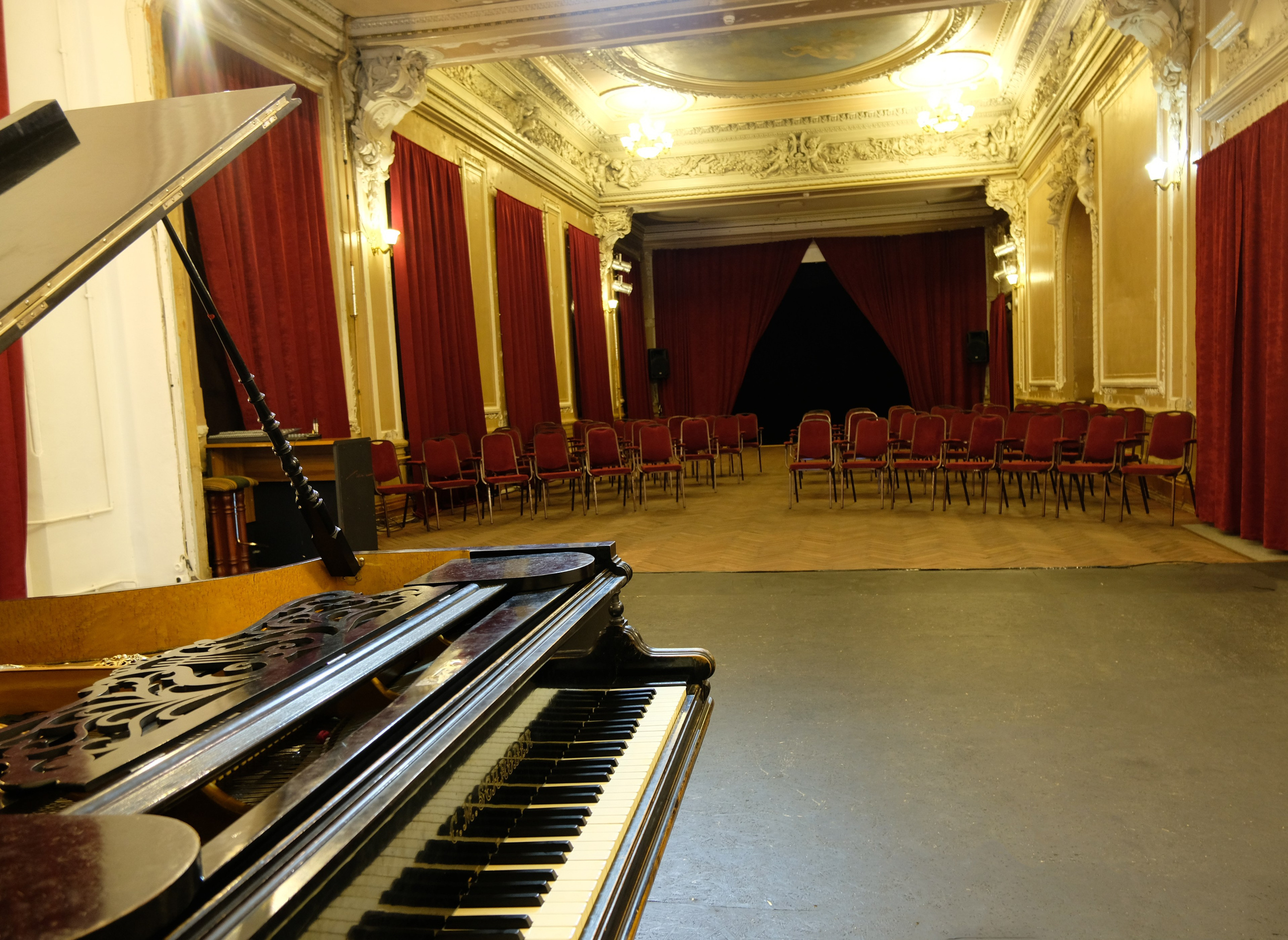 Рождественский концерт — популярные арии из опер. Дом Шрёдера