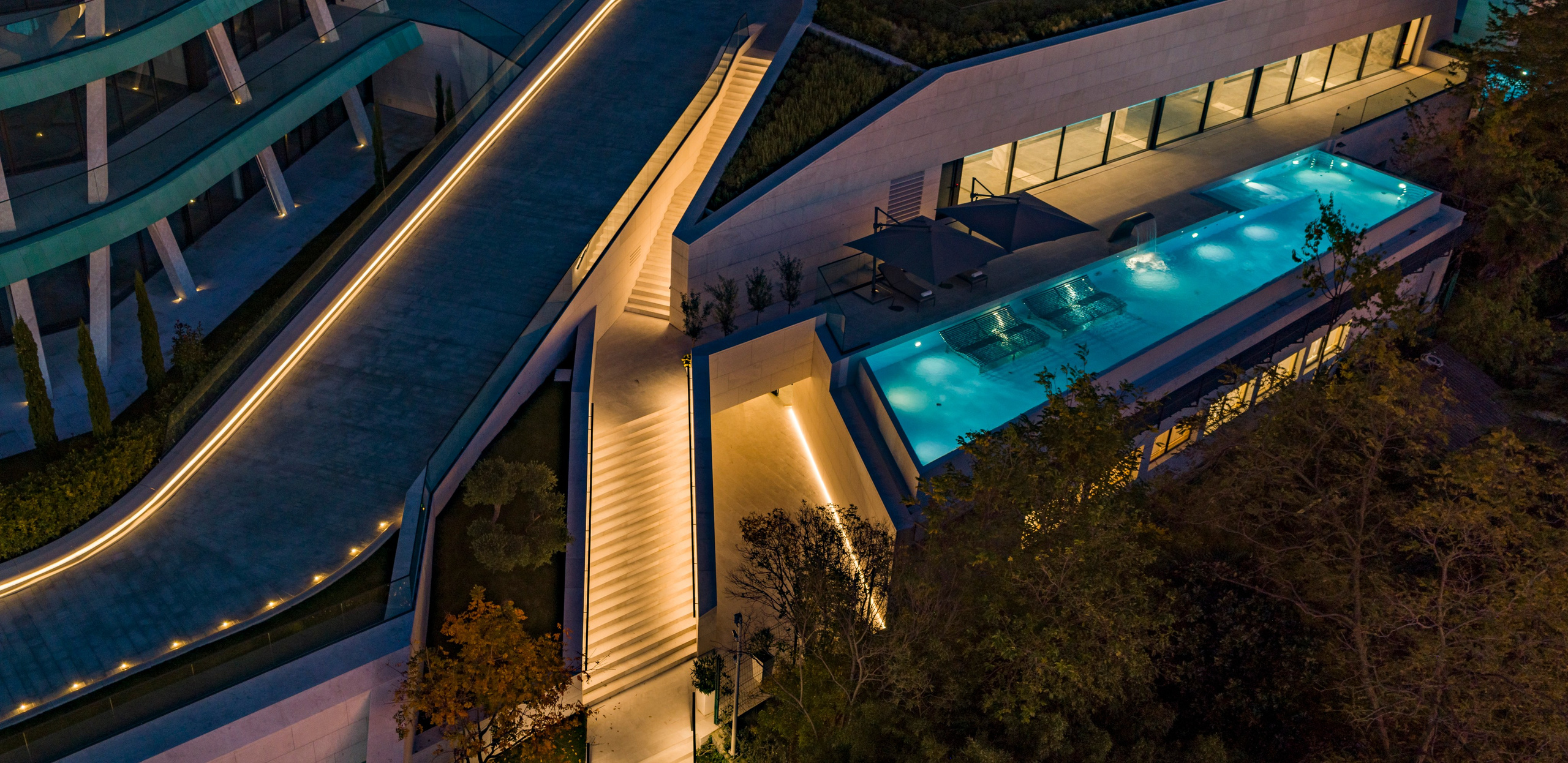 REEF RESIDENCE MEDIA HUB