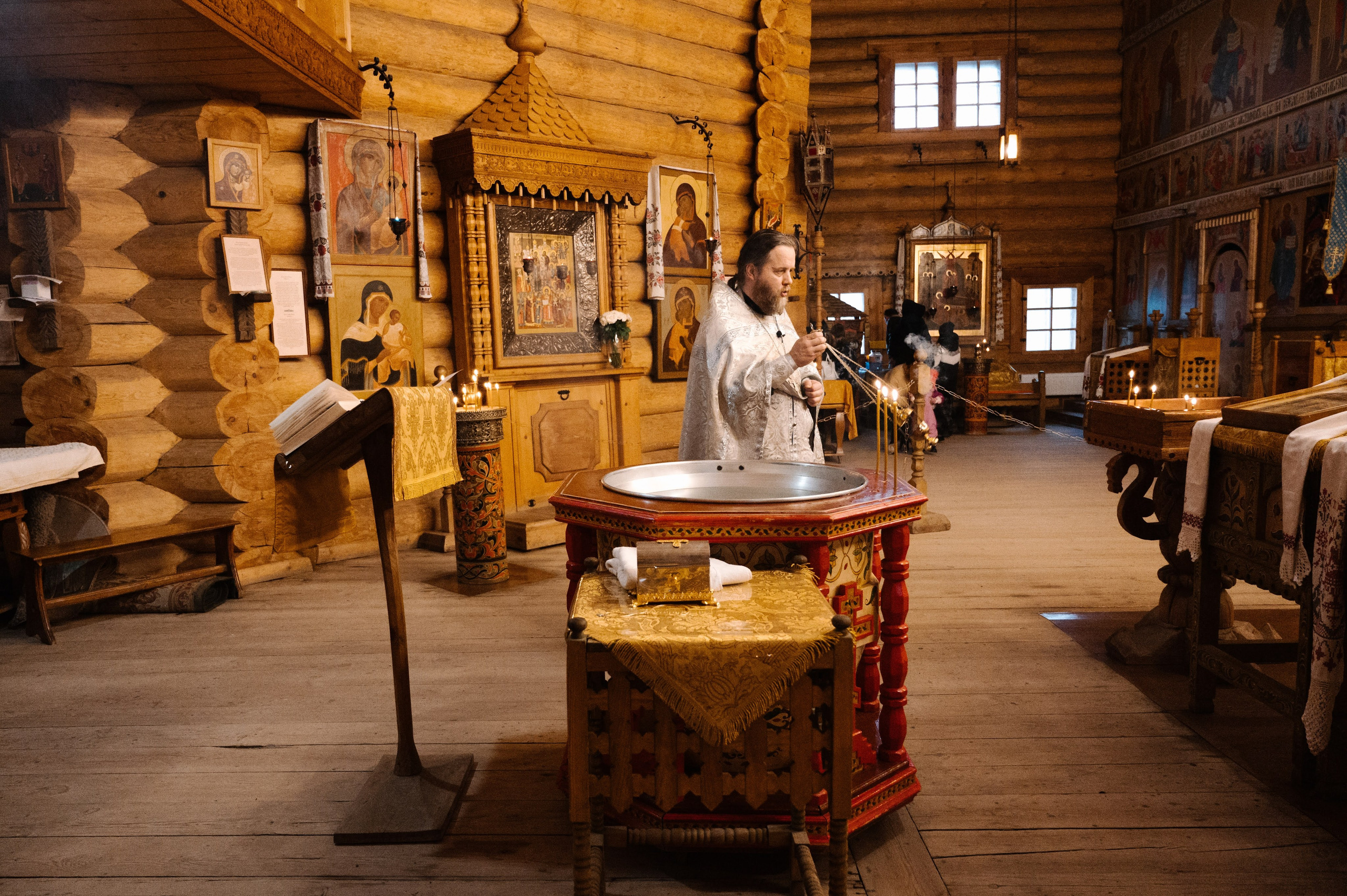 Фотосъёмка крещения в Санкт-Петербурге — Маргарита Иванова, фотограф. Профессиональный фотограф беременности в СПБ. Стильные фотосессии беременности в стиле минимализм и классическая фотография