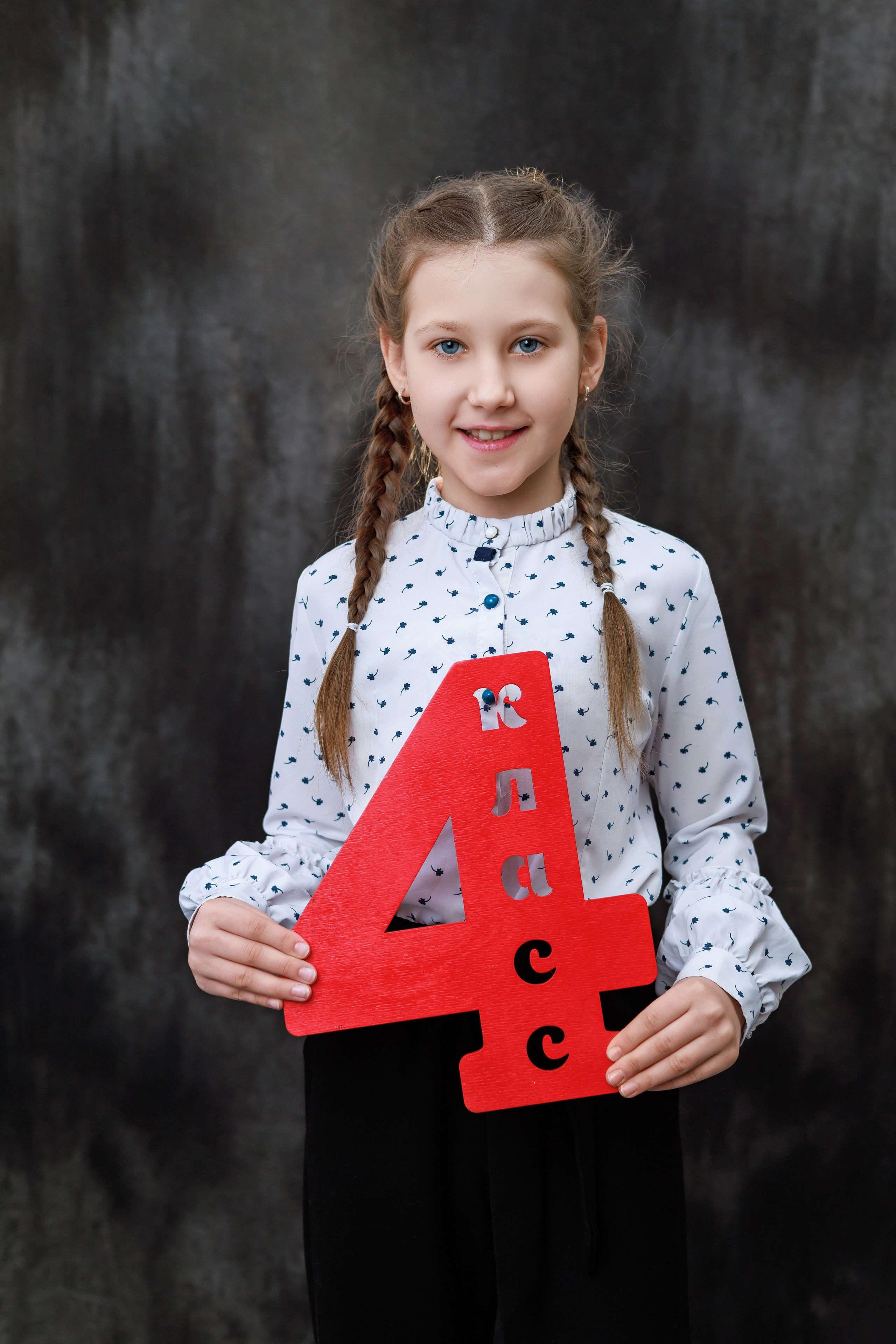 Выпускные альбомы для школьников. Олеся Пучковская фотограф, Белогорск, Амурская область