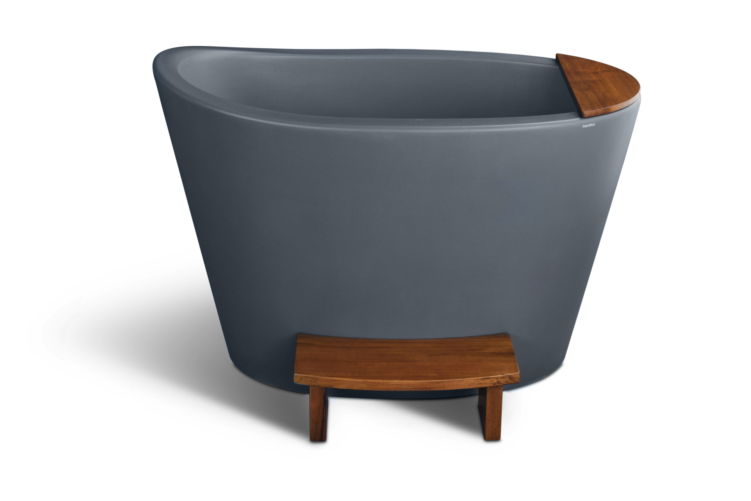 Серая литая каменная ванна на белом фоне фото для каталога