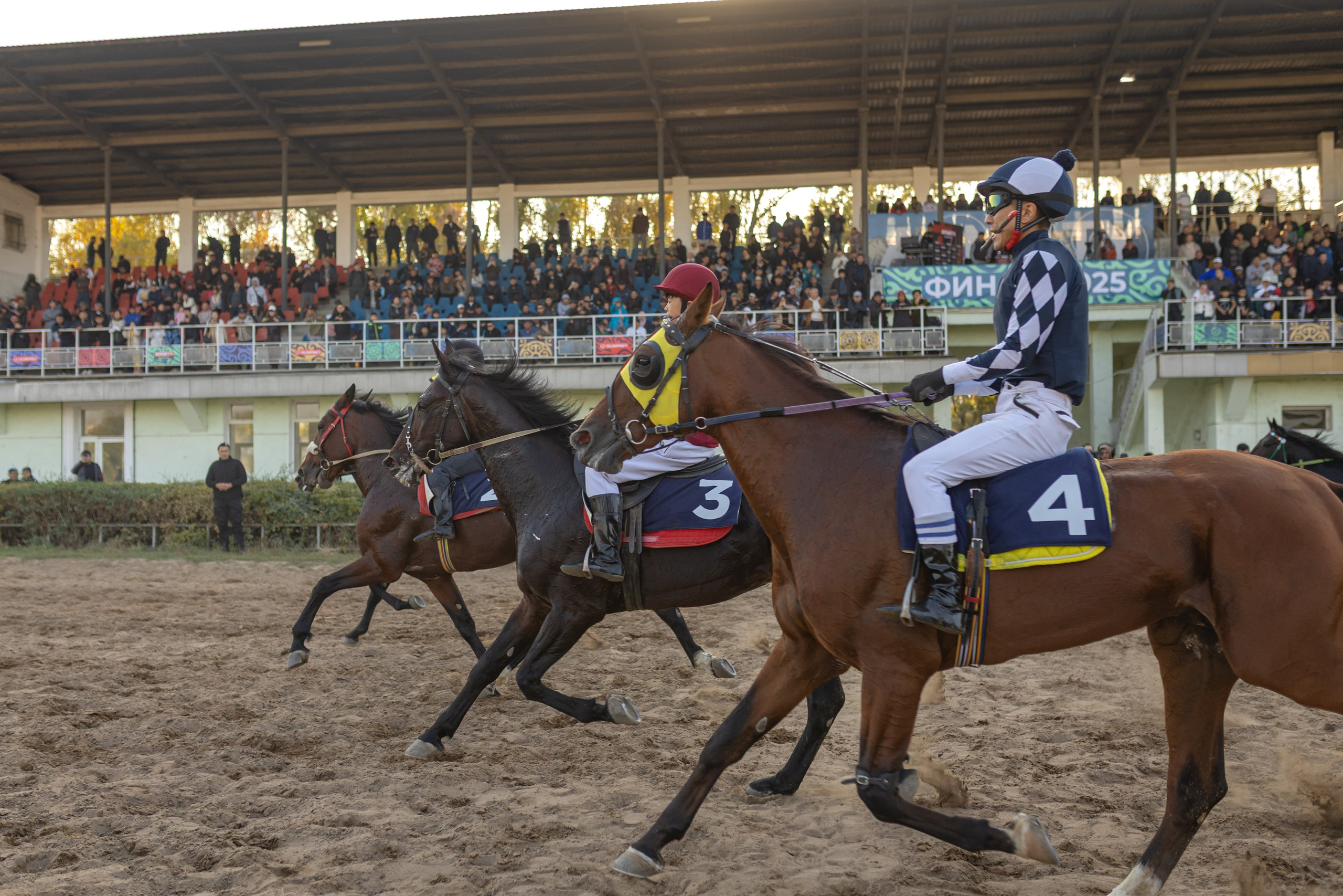 Фоторепортаж Финал Казахстана по байге в Алматы — скорость, пыль и полный драйв. Коммерческий и репортажный фотограф в Алматы — Jora Abramov