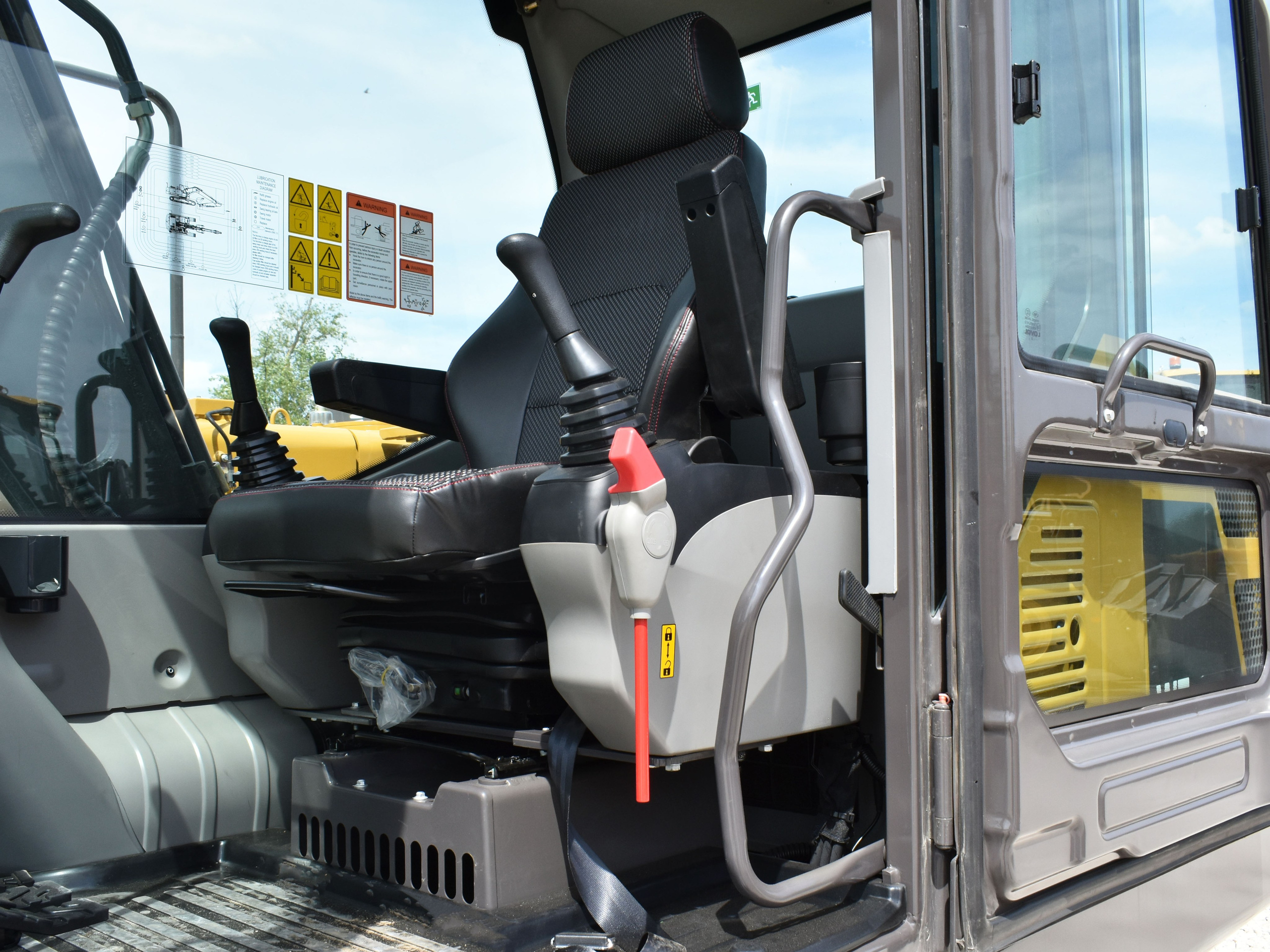 Фото гус.экс Weheavy WE130E2-H. Продажа и обслуживание грузовой техники и спецтехники в г. Новосибирск компания СТИ