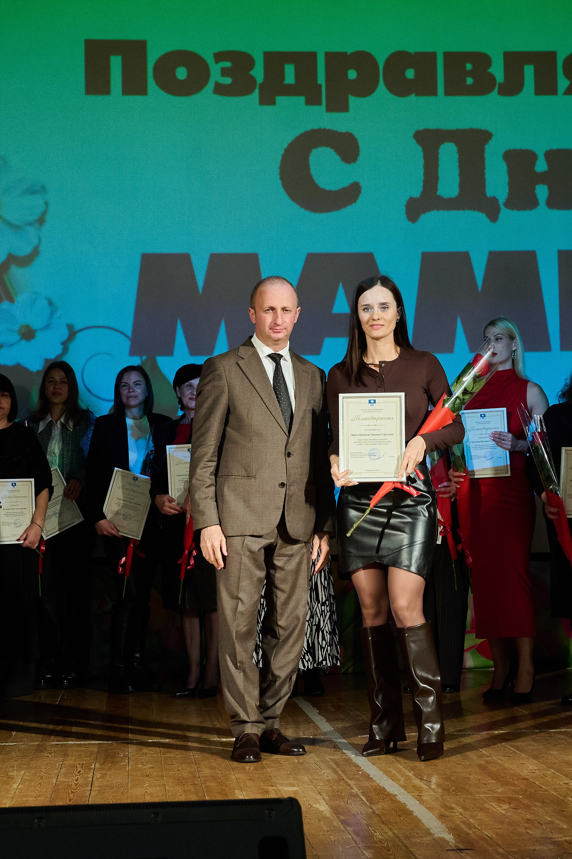 День матери Кабардинка. Жизнь курорта Кабардинка в фотографиях