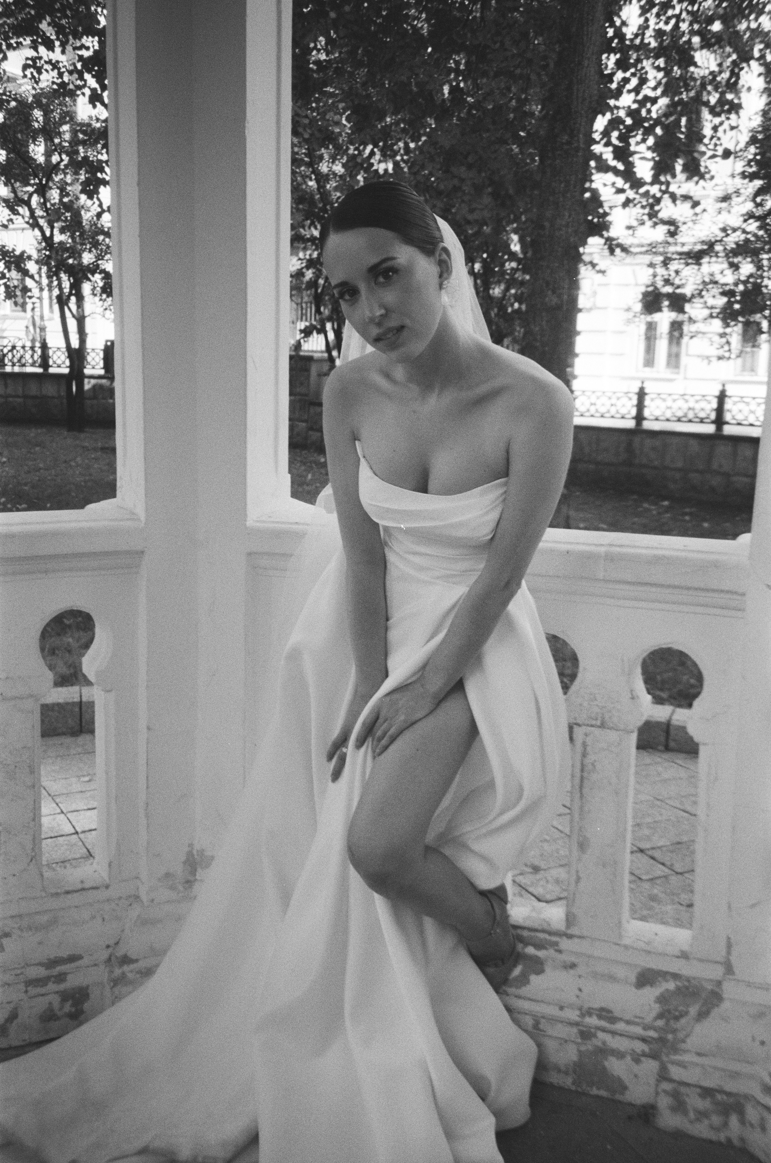 Свадебная фотосессия в особняке Спиридонова. Свадебный фотограф в Москве Элина Ларченкова. Фото, которые цепляют