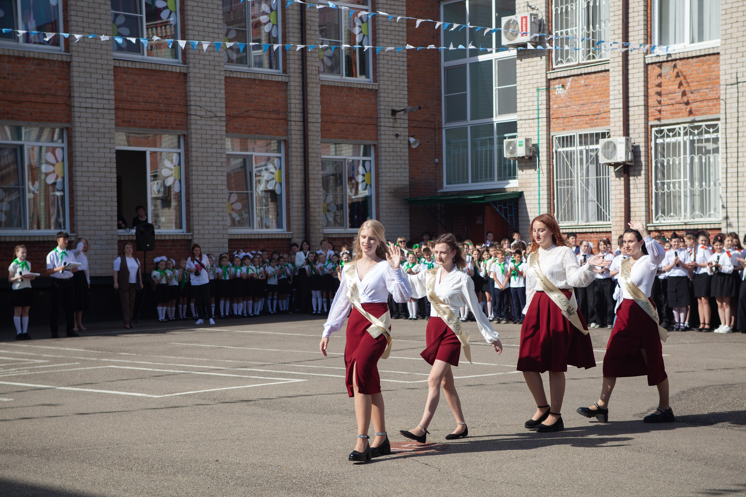 Последний звонок в Десяточке