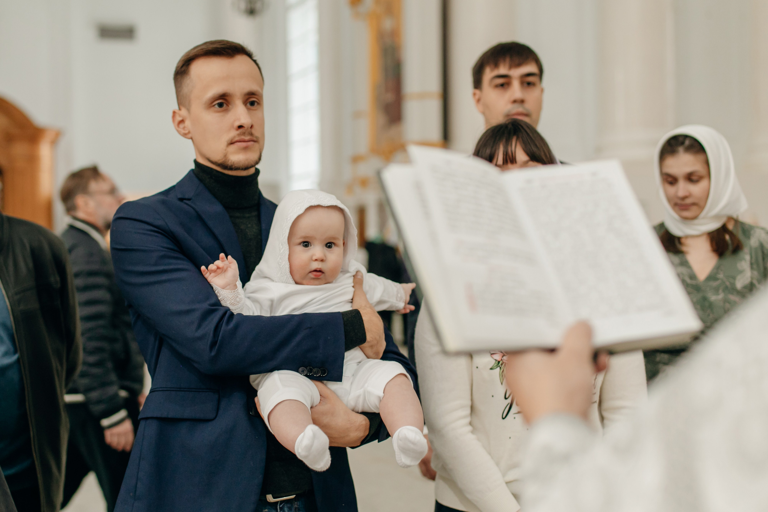 где провести Крещение ребенка в Смольном соборе СПб, лучший храм для Крещение ребенка в Смольном соборе СПб, где креститься питер, лучший собор, церковь для крещения, сколько стоит крещение спб, фотограф на крещение, намоленный храм
