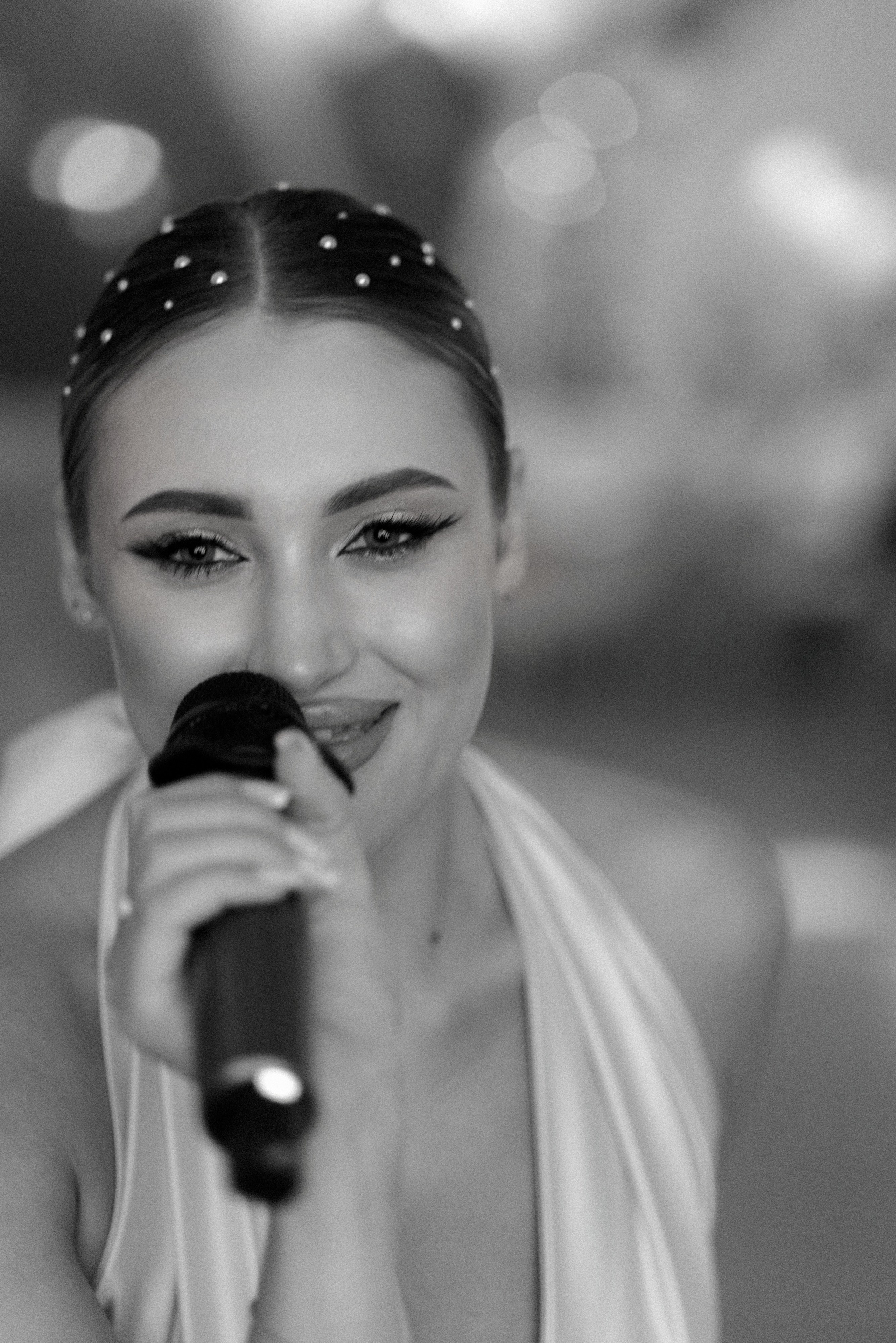 Я создаю профессиональные фотографии, которые сохраняют эмоции, детали и атмосферу вашего праздника. Свадебный фотограф во Владивостоке