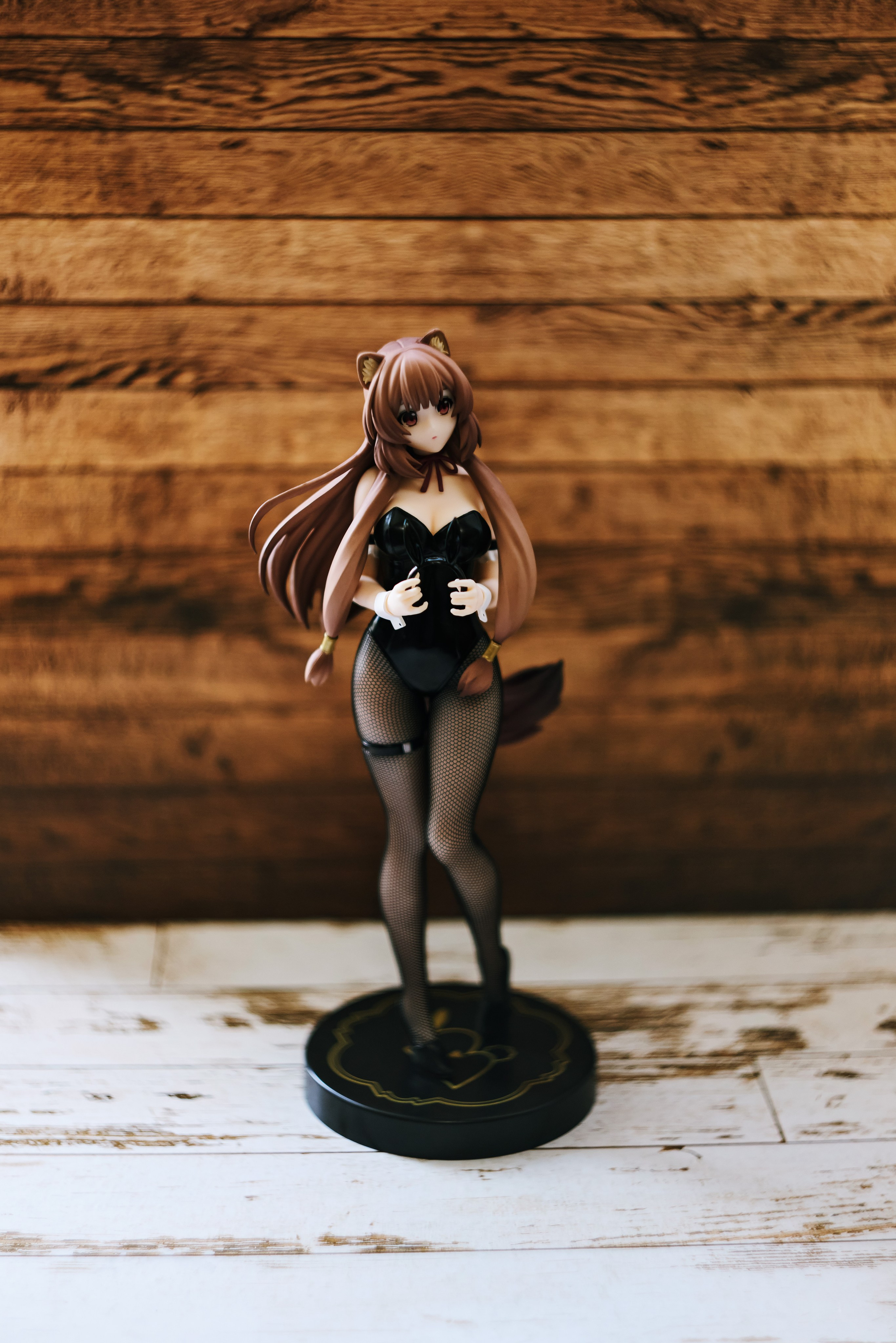 Фигурка Рафталии из аниме "Восхождение героя щита", сфотографированная на R5 M2 и советский Гелиос