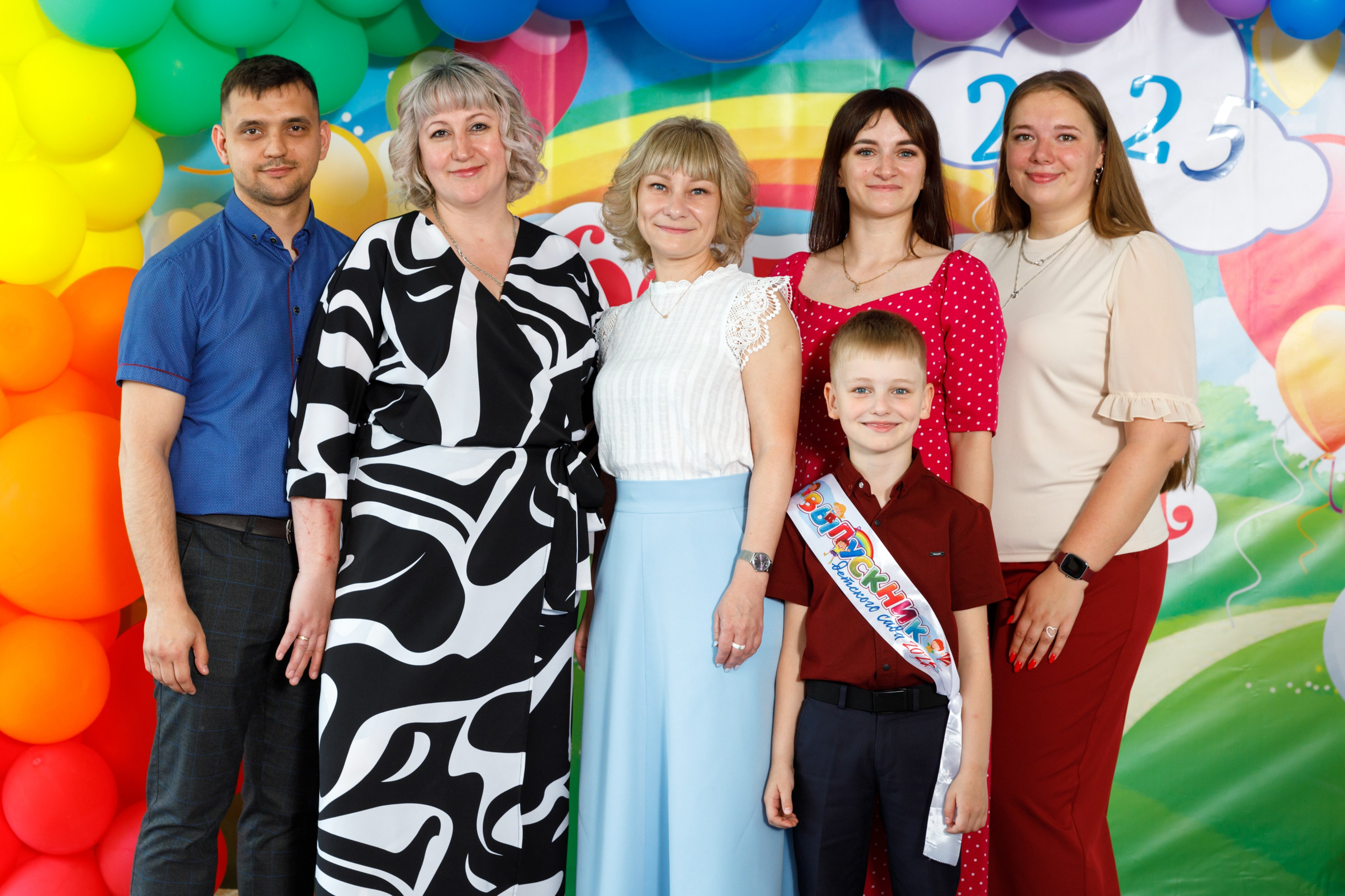 Выпускной в детском саду № 81. Фотограф Анна Телекаева, выпускные альбомы, семейные и репортажные съемки в Омске