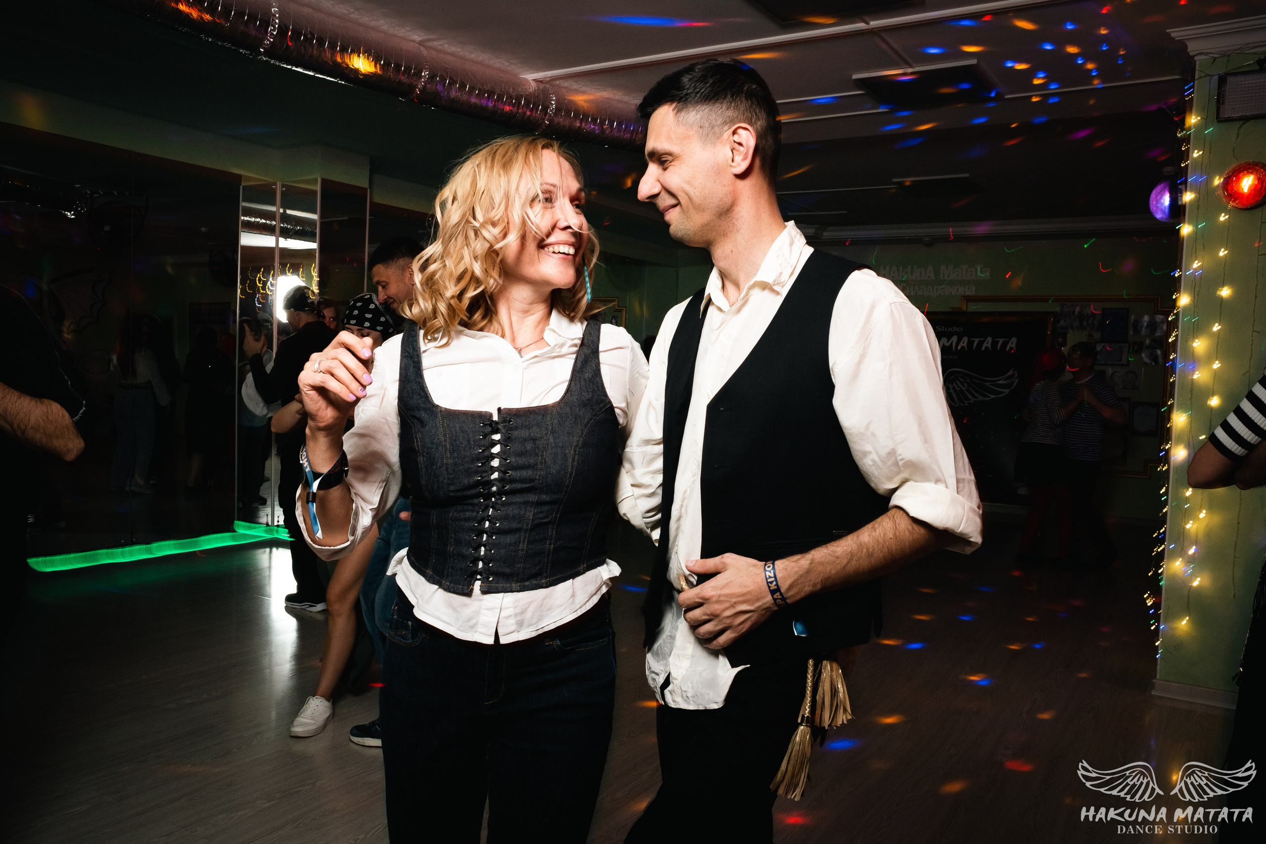 Фоторепортаж с танцевальной вечеринки