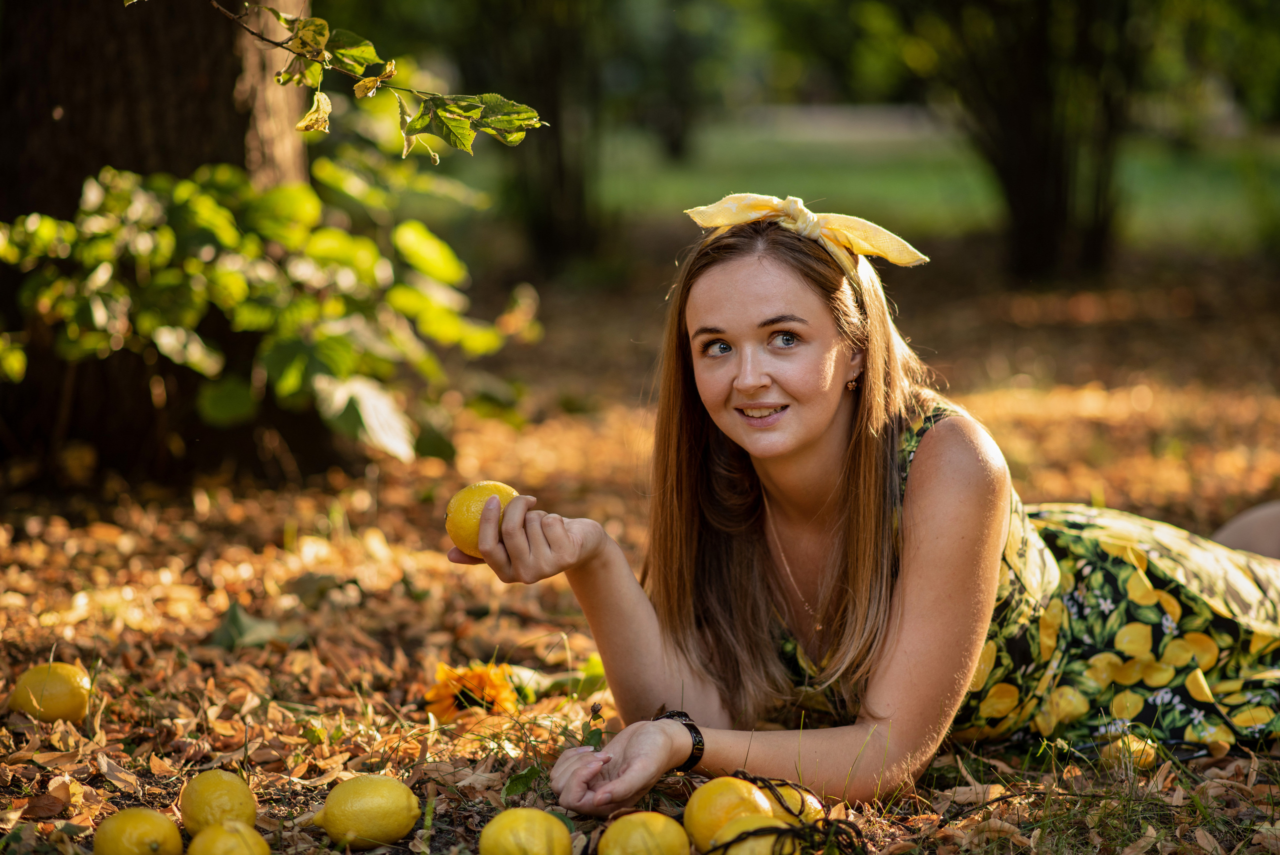 Светлана. Лимонная фотосессия в парке. Анна Боровикова, фотограф Пушкино