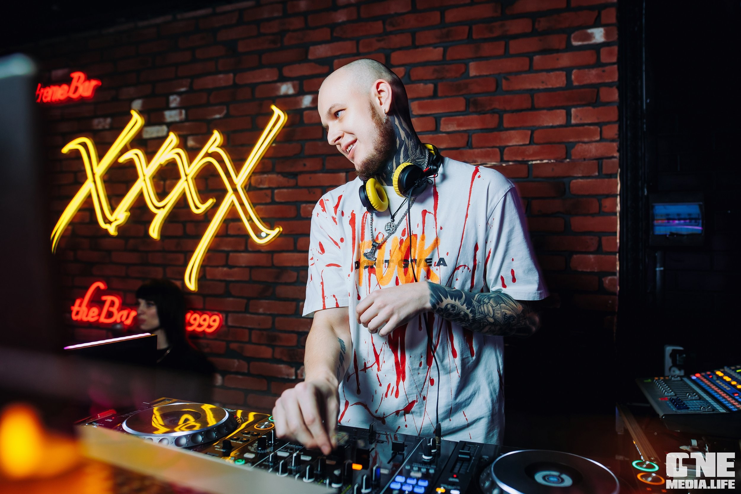 Фоторепортаж из бара XxxX. One Media Life: фоторепортажи, фотоотчеты с мероприятий и заведений