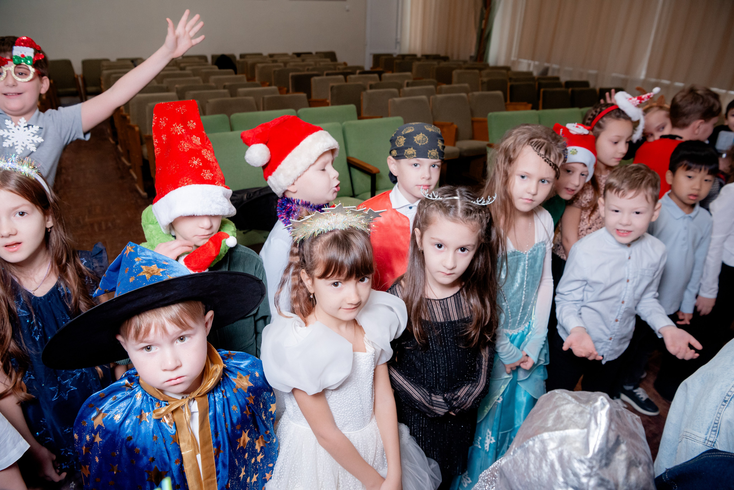 Школьная Ëлка для 1А класса. Фотограф в Волгограде и Волжском Александр Горбань