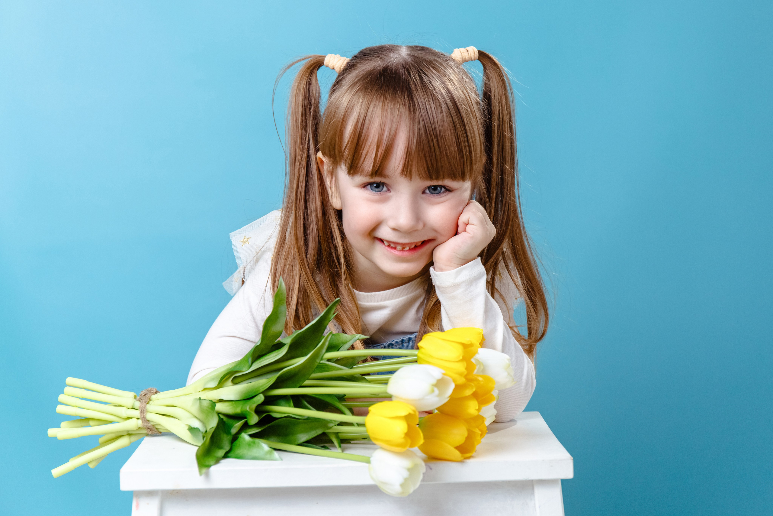 Фото для фотокниги в детский сад на голубом фоне