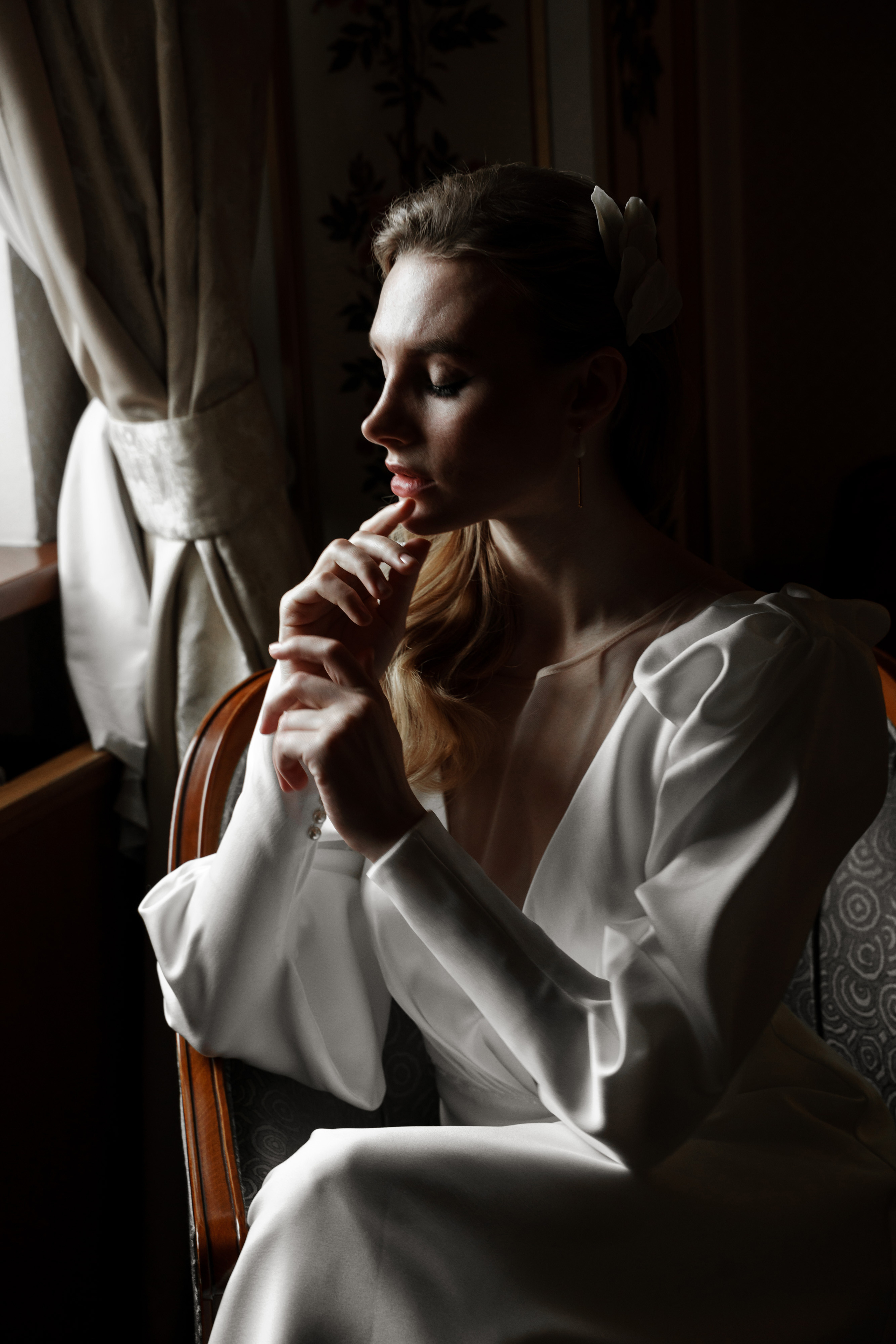 Свадебная фотосессия в отеле Hilton Moscow Leningradskaya 5