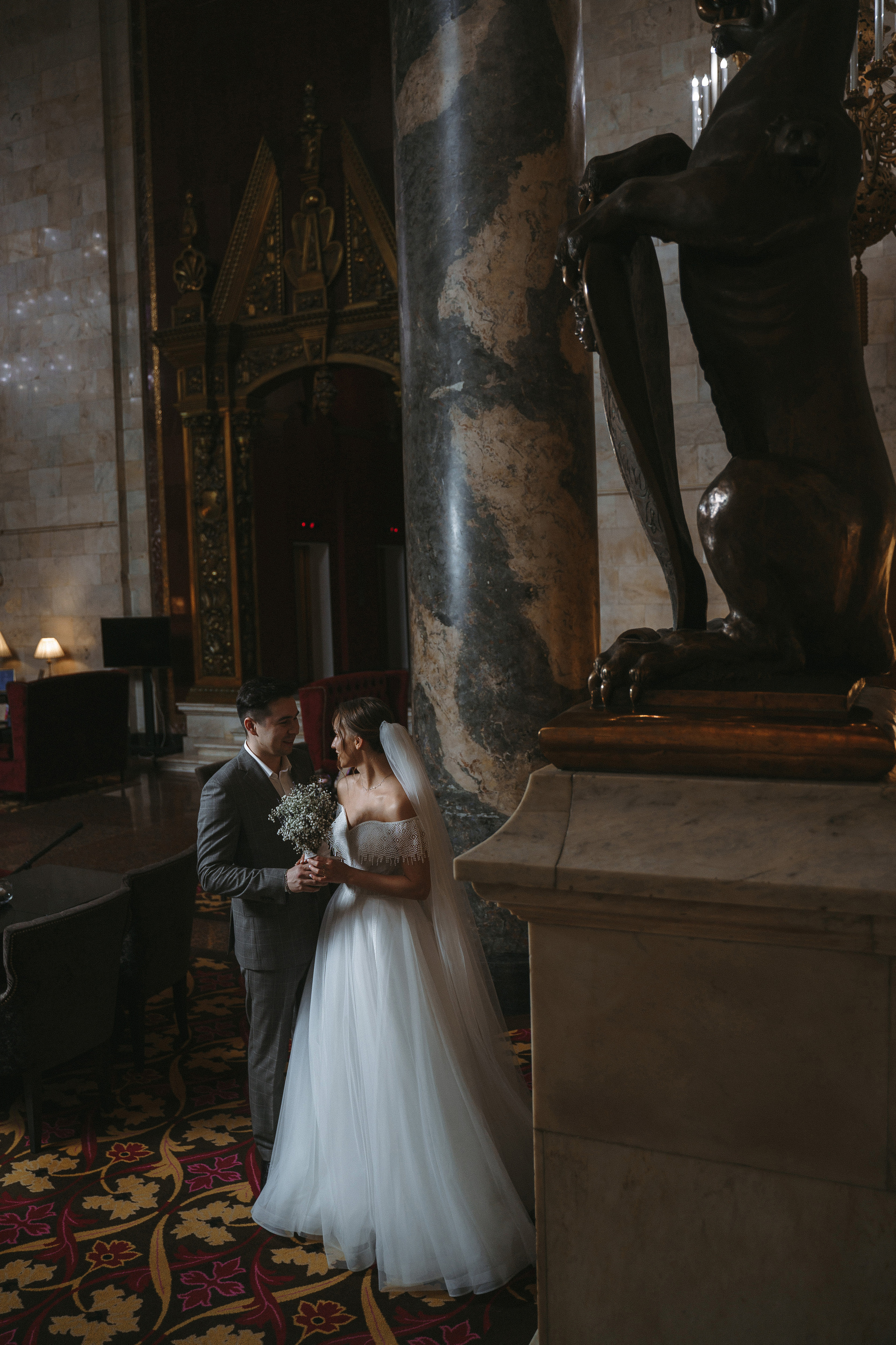 Свадебная фотосессия в отеле Hilton Moscow Leningradskaya 5*