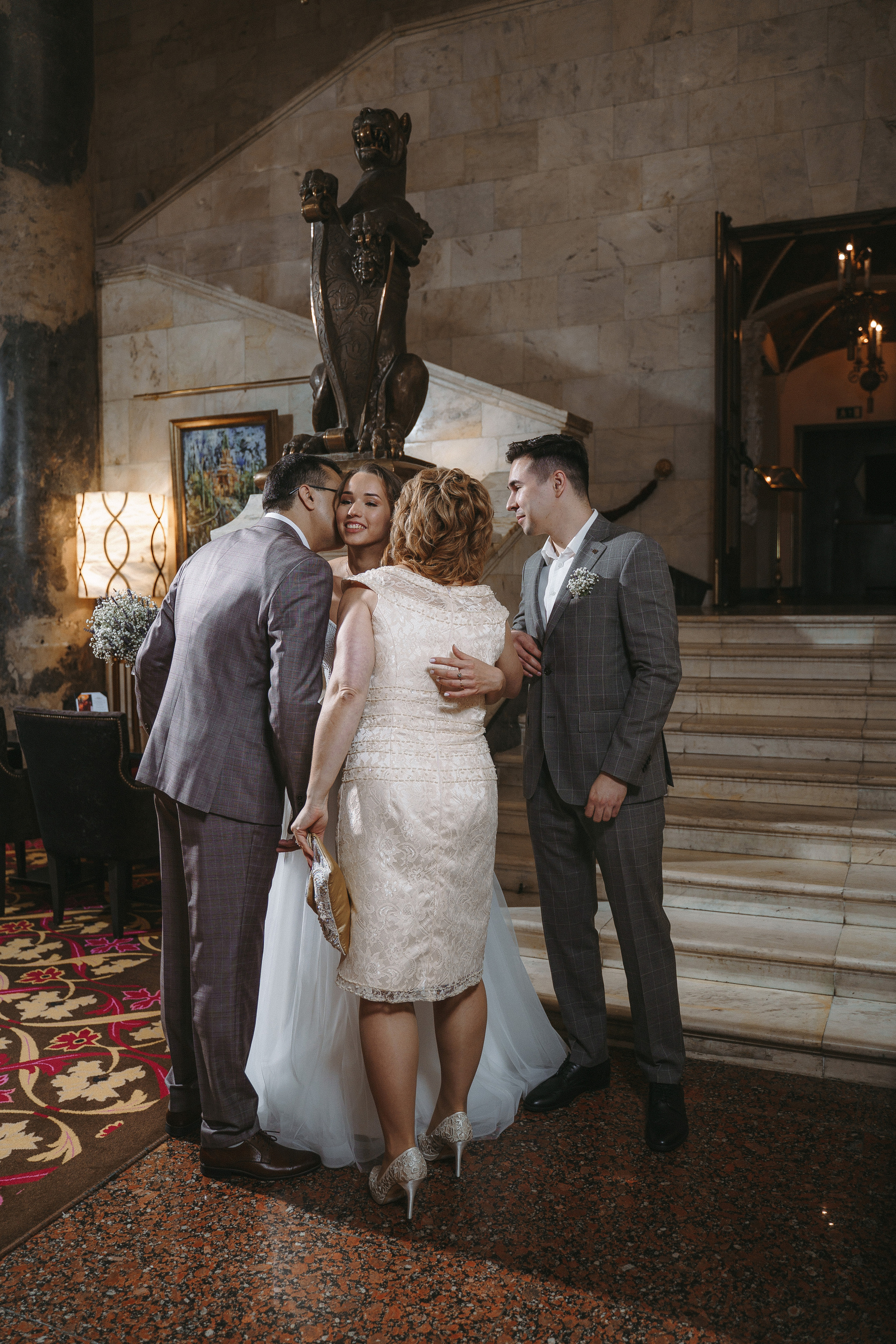 Свадебная фотосессия в отеле Hilton Moscow Leningradskaya 5*