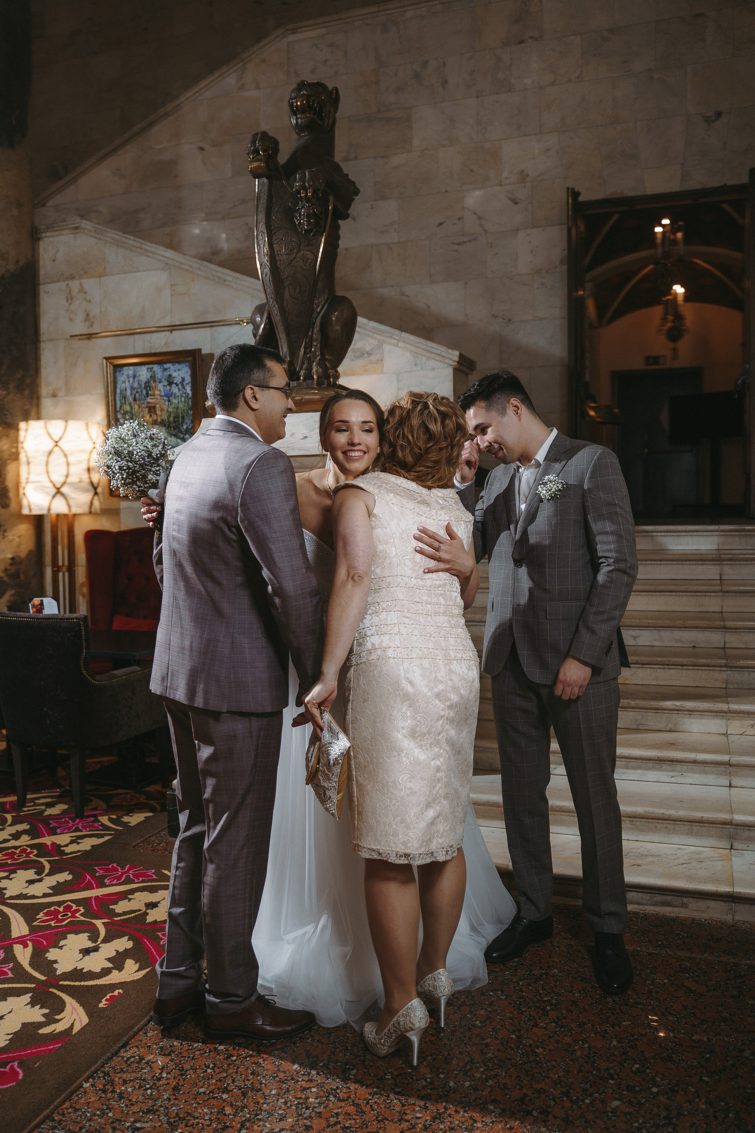 Свадебная фотосессия в отеле Hilton Moscow Leningradskaya 5*