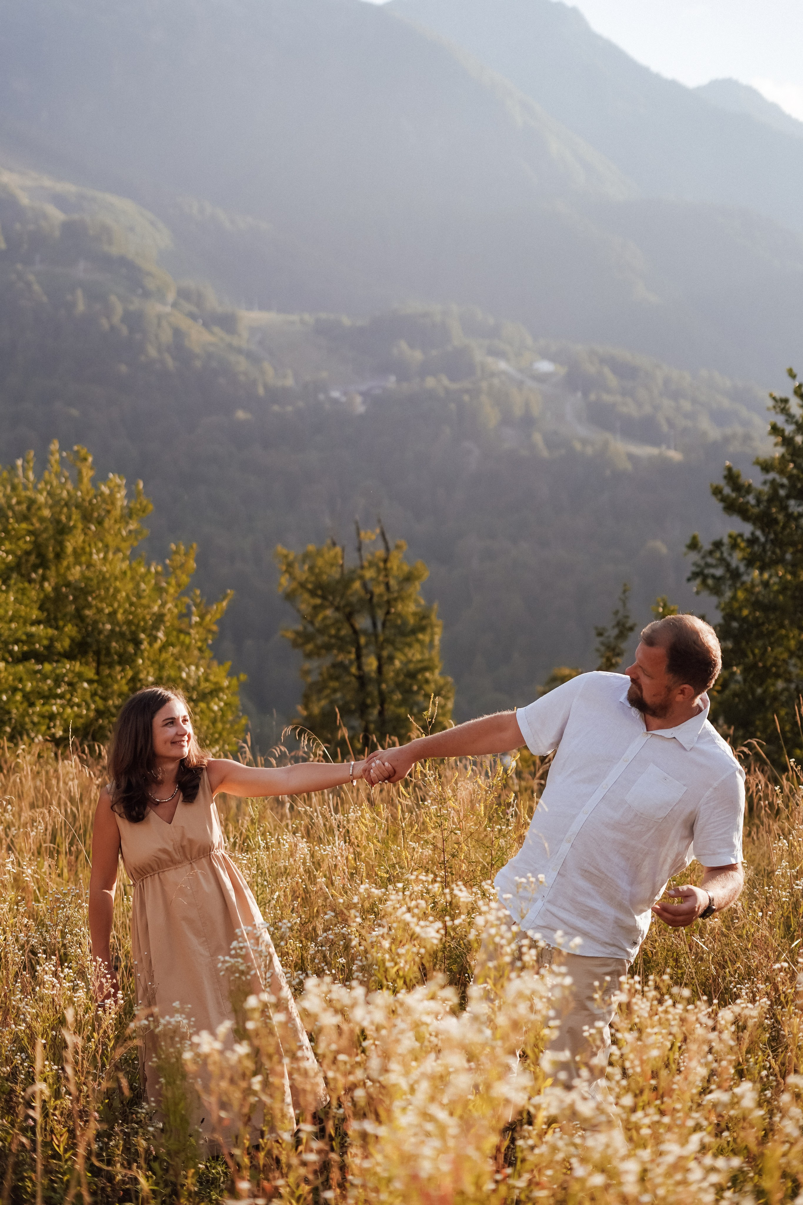 Алексей и Екатерина в горах Красной Поляны. Фотограф в Сочи и Абхазии | Фототуры | September Air