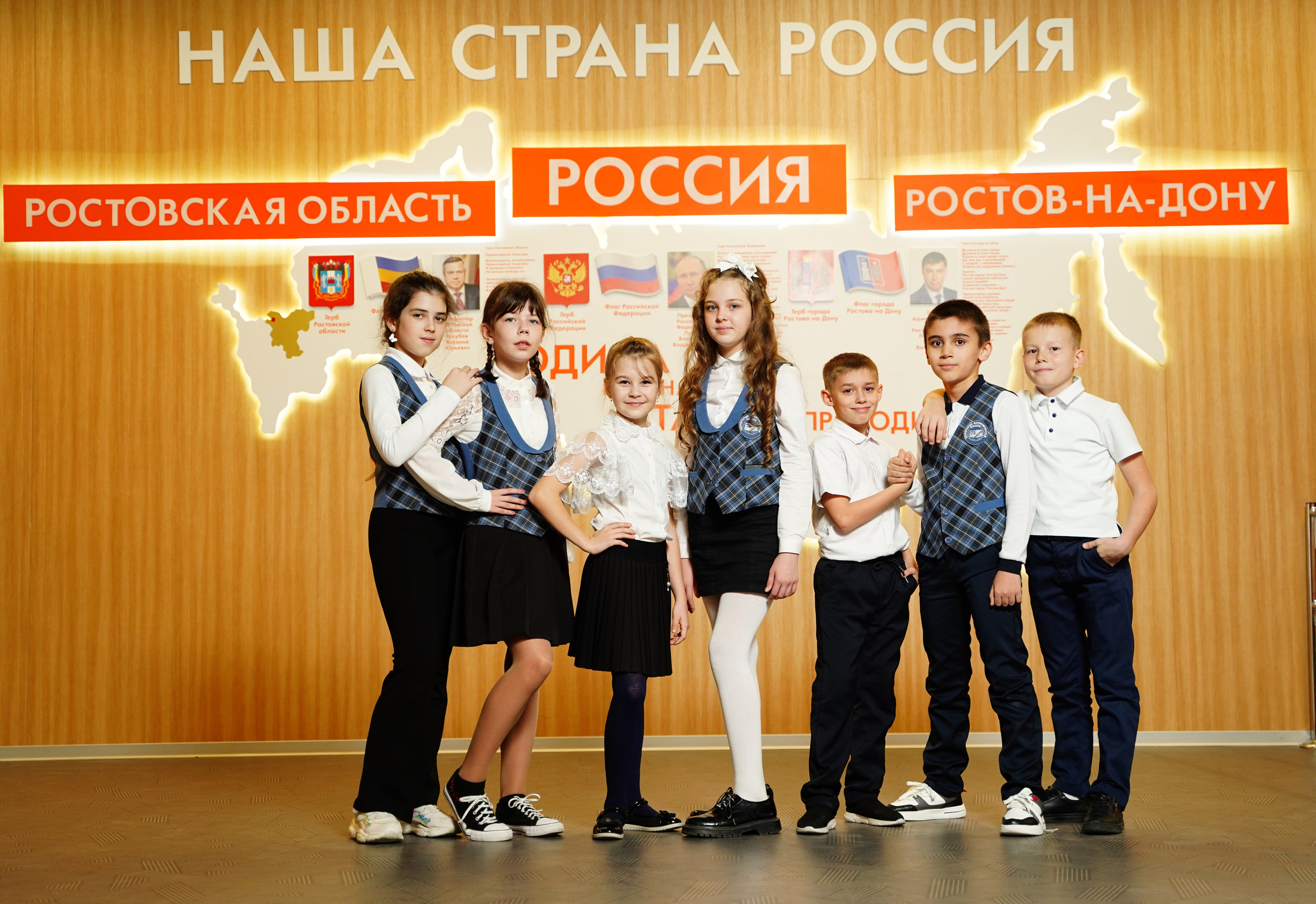 MEMENTO.Выпускные альбомы, школьные, юбилейные и другие книги. Ростов-на-Дону