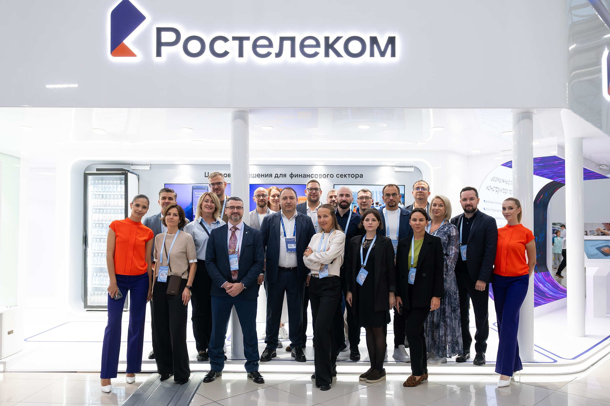 Съемка репортажа в Сочи для пяти компаний — участников Финополиса 2025, который проходил в Сириусе в октябре 2025 года. Фотограф Михаил Мордасов, Сочи. Мероприятия, портреты, спорт, репортаж