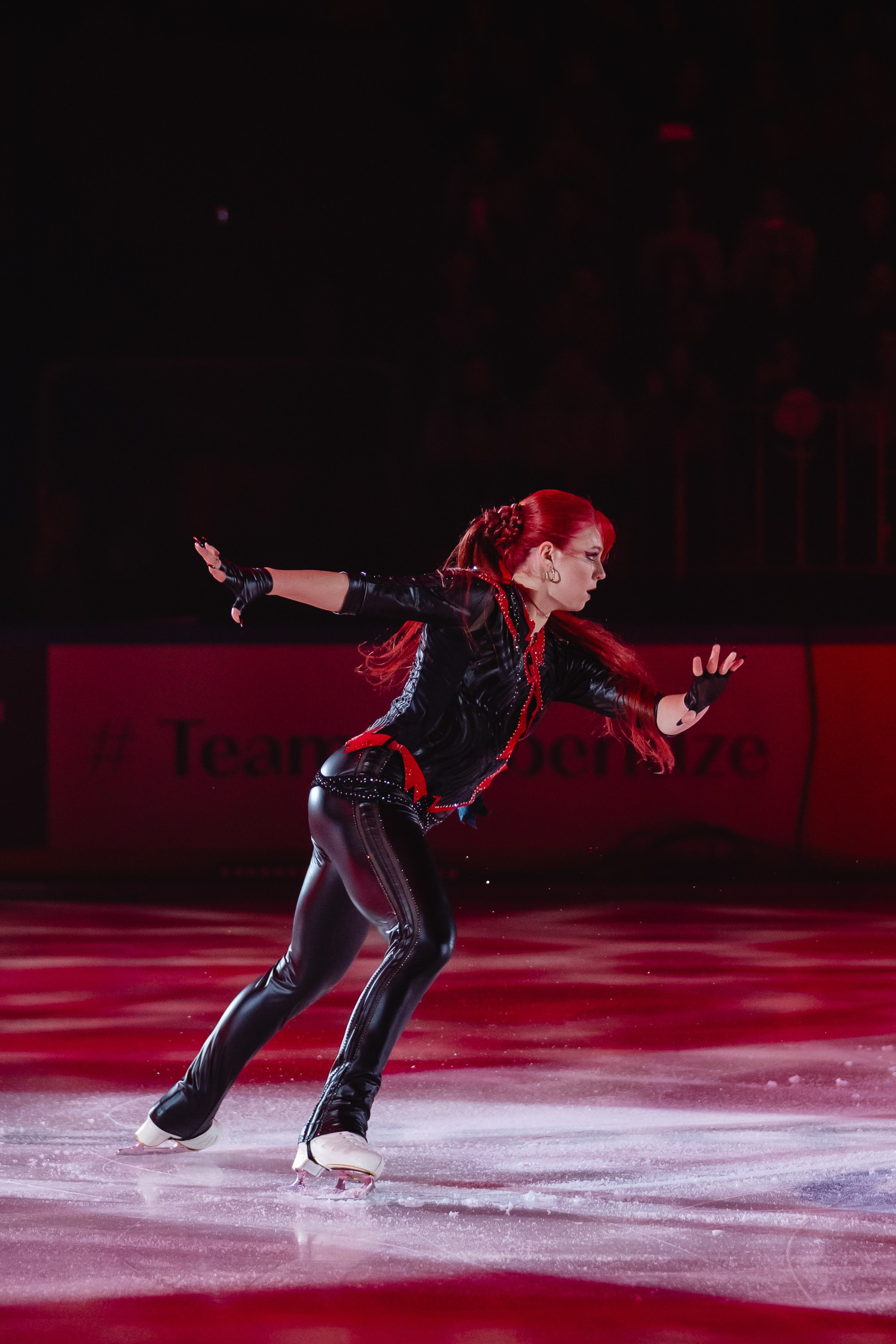Шоу «Чемпионы на льду» в Новосибирске. Воробьева Ксения — Спортивный и танцевальный фотограф Новосибирск