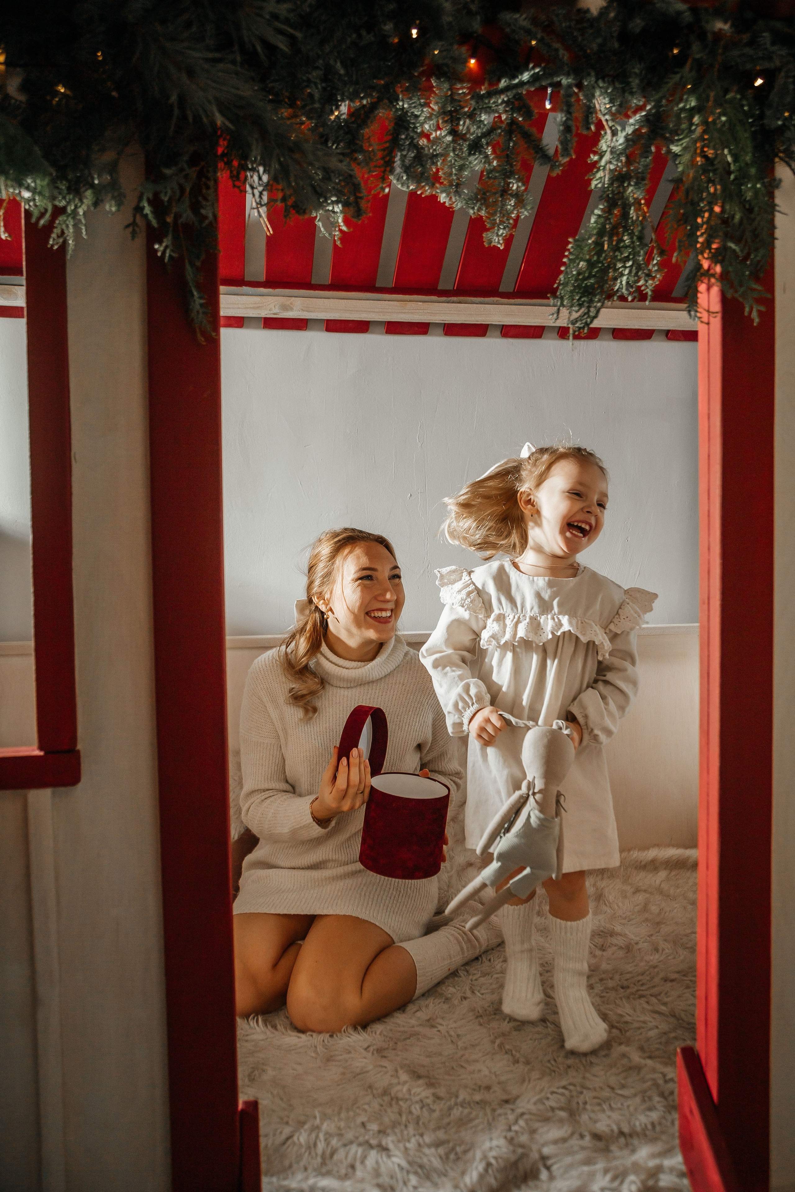 Новогодняя фотосессия для Аллы и Евы, студия «Молоко», Минск. Фотограф в Минске Екатерина Тузова