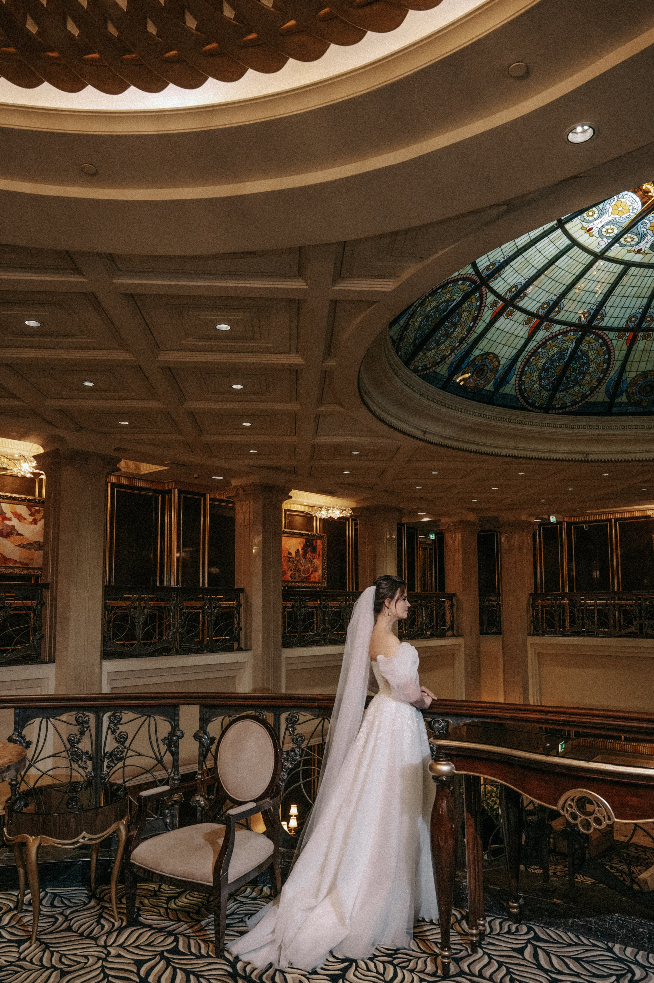 Свадьба для двоих с прогулкой в The St. Regis Москва Никольская 5*. Свадебный и семейный фотограф Виктория Носачёва. Щелково, Москва и МО